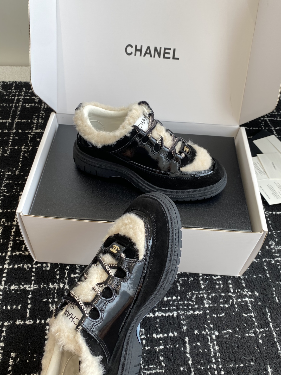 代购级
CHANEL 25ss 秋冬新款运动鞋 官网同步上 专柜断货王 各大博主社交日推款

这季新款简