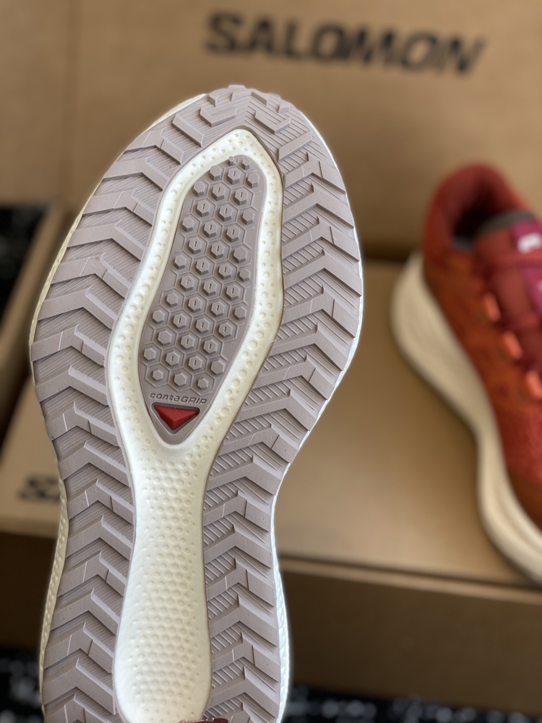 代购级
SALOMON 萨洛蒙 第三代 AERO GLIDE 3 GRVL
鞋面:GRVL版本编织更加