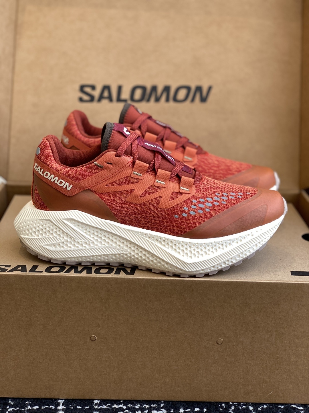 代购级
SALOMON 萨洛蒙 第三代 AERO GLIDE 3 GRVL
鞋面:GRVL版本编织更加