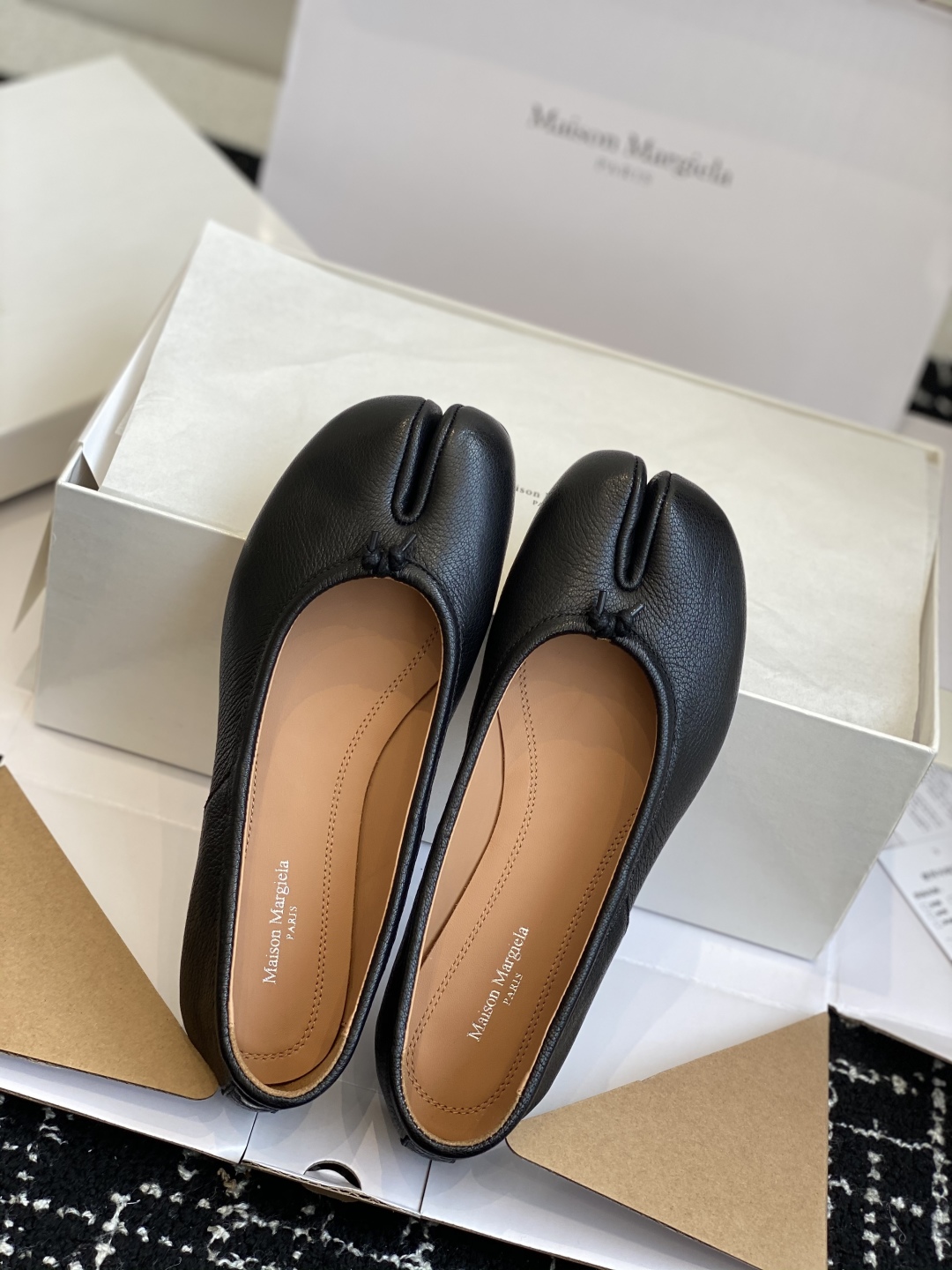 东莞代购级（官网同步✈️盒包装）
Maison Margiela MM6马吉拉 25ss新款 重工马皮水
