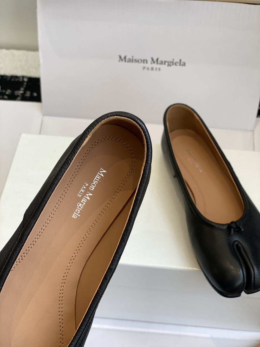 东莞代购级（官网同步✈️盒包装）
Maison Margiela MM6马吉拉 25ss新款 重工马皮水