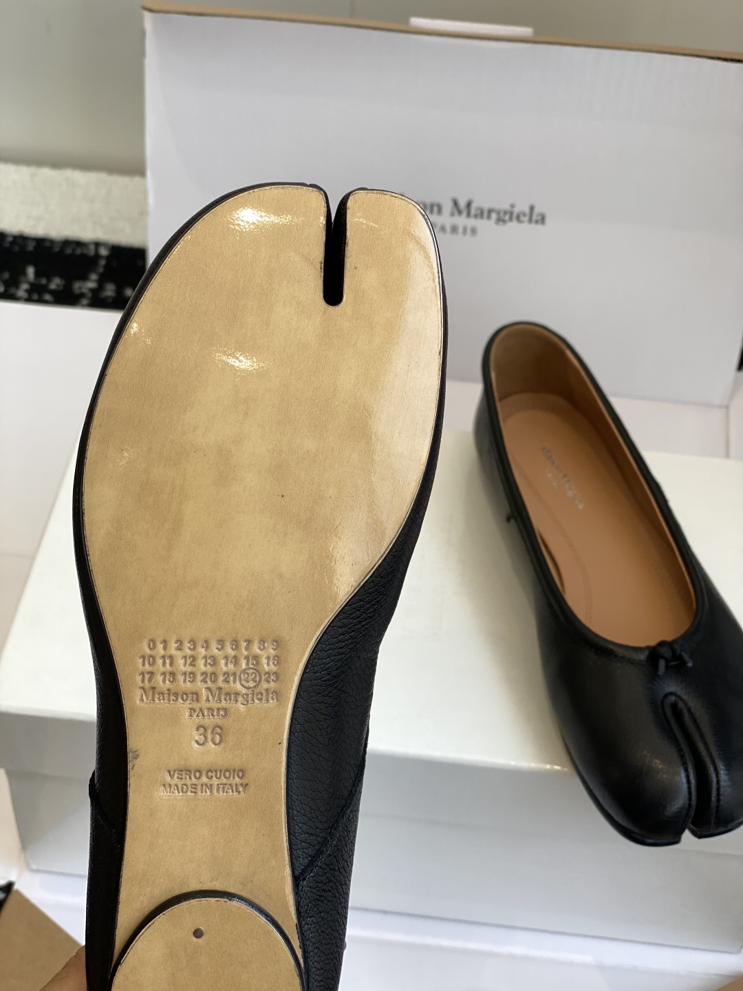 东莞代购级（官网同步✈️盒包装）
Maison Margiela MM6马吉拉 25ss新款 重工马皮水