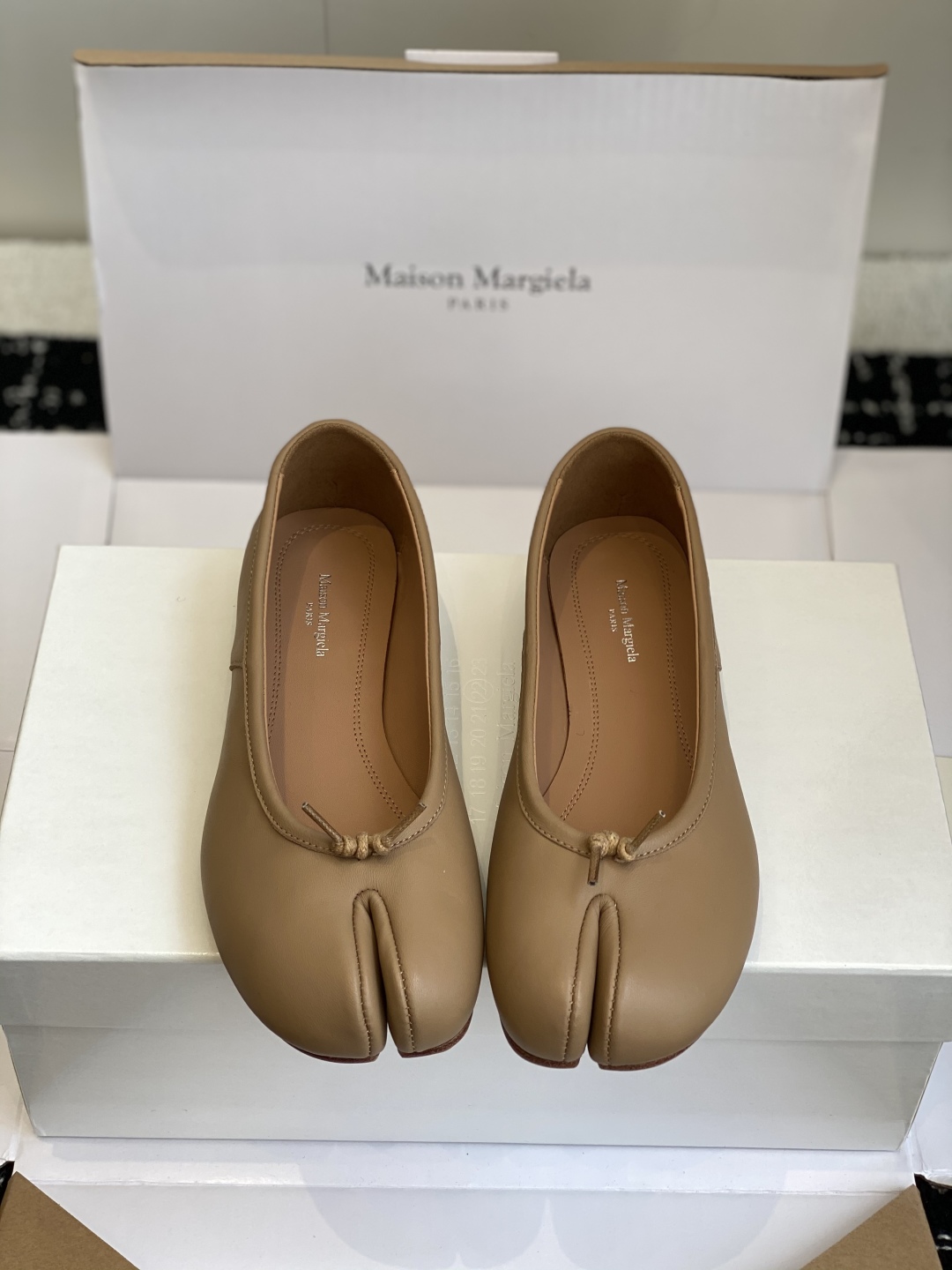 东莞代购级（官网同步✈️盒包装）
Maison Margiela MM6马吉拉 25ss新款 重工马皮水