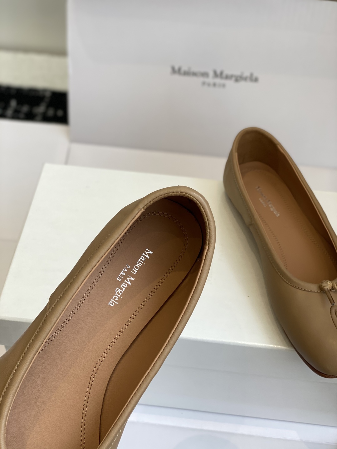 东莞代购级（官网同步✈️盒包装）
Maison Margiela MM6马吉拉 25ss新款 重工马皮水