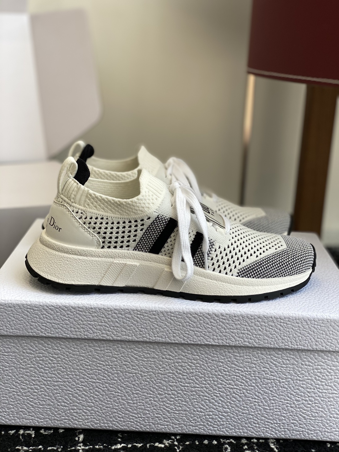 东莞代购级
Dior Run 'n' Dior 运动鞋 | 极简美学与精湛工艺的融合
Dior Run