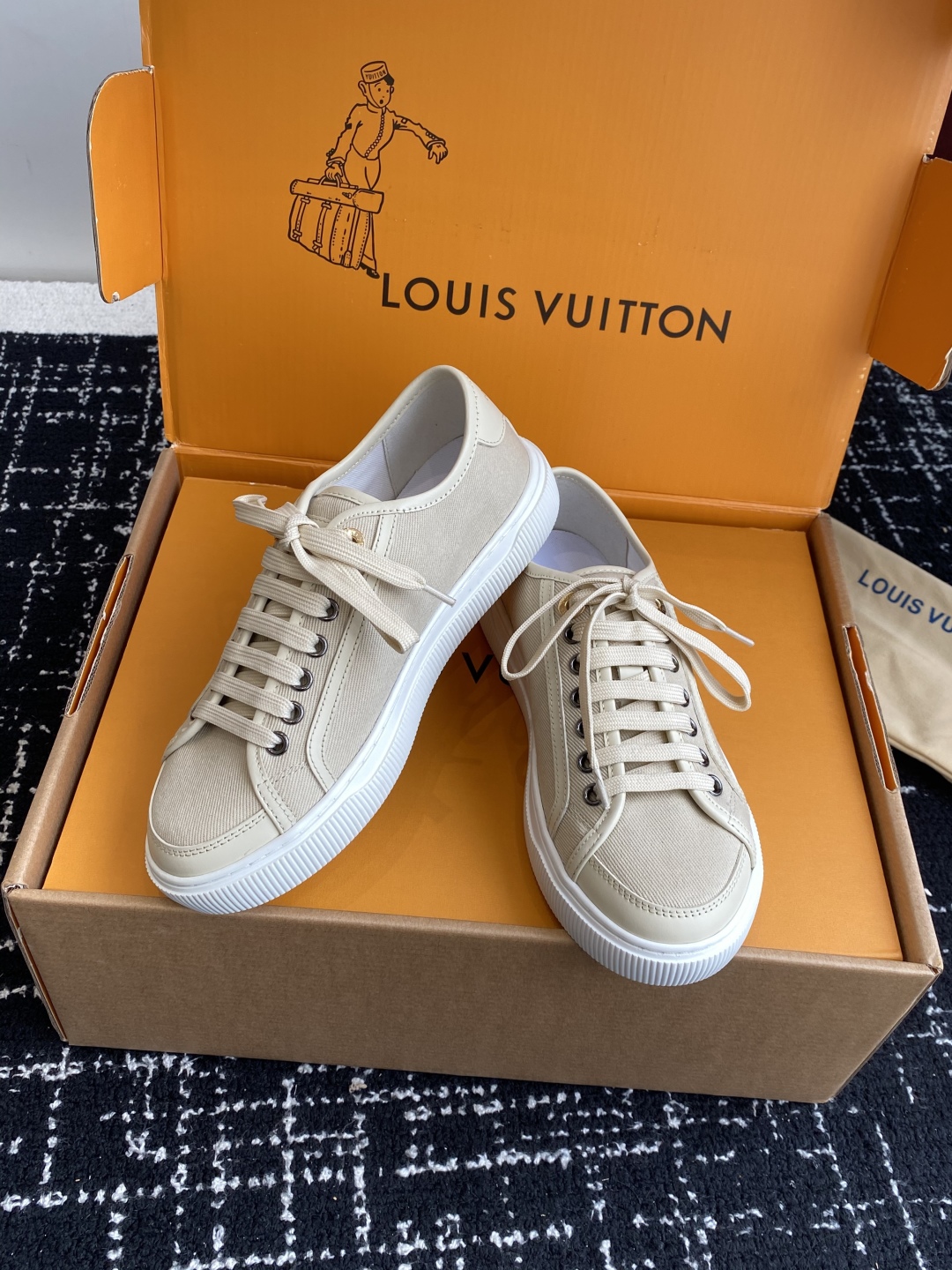 代购级（官网同步✈️盒包装）
Louis Vuitton Lv驴牌25新款Lagoon 运动休闲鞋 帆布