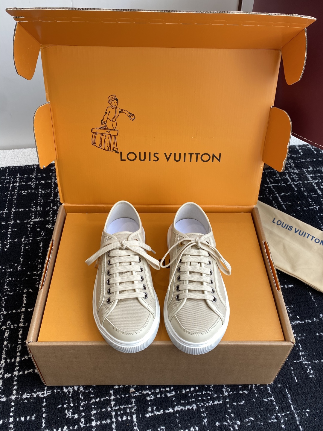 代购级（官网同步✈️盒包装）
Louis Vuitton Lv驴牌25新款Lagoon 运动休闲鞋 帆布