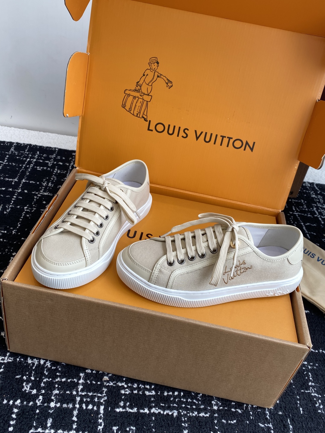 代购级（官网同步✈️盒包装）
Louis Vuitton Lv驴牌25新款Lagoon 运动休闲鞋 帆布