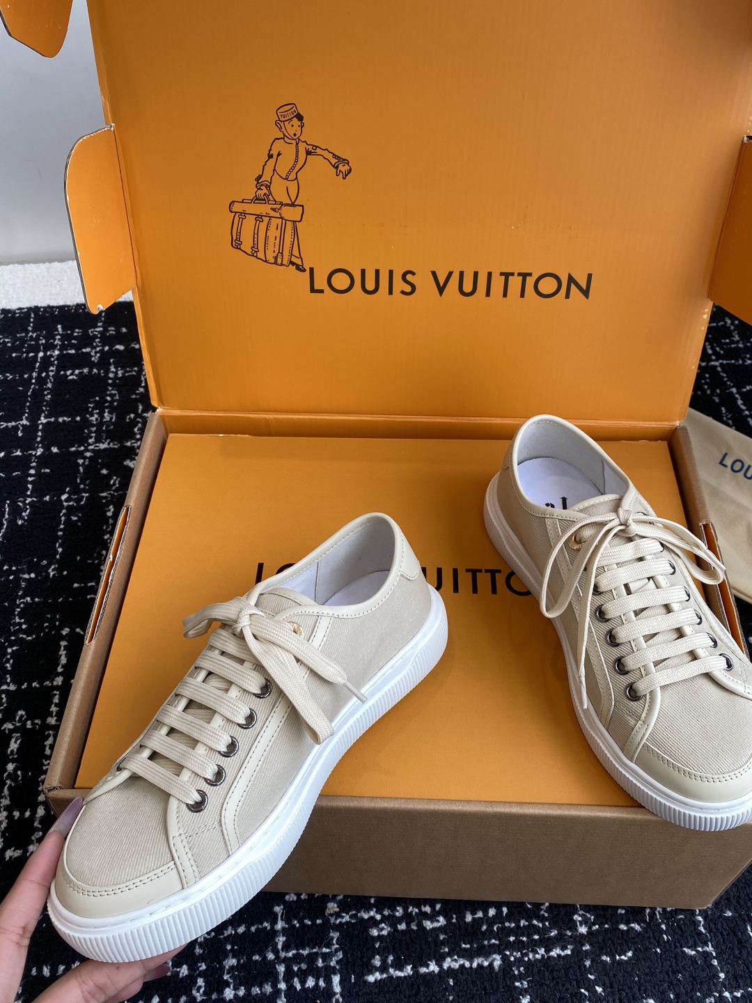代购级（官网同步✈️盒包装）
Louis Vuitton Lv驴牌25新款Lagoon 运动休闲鞋 帆布