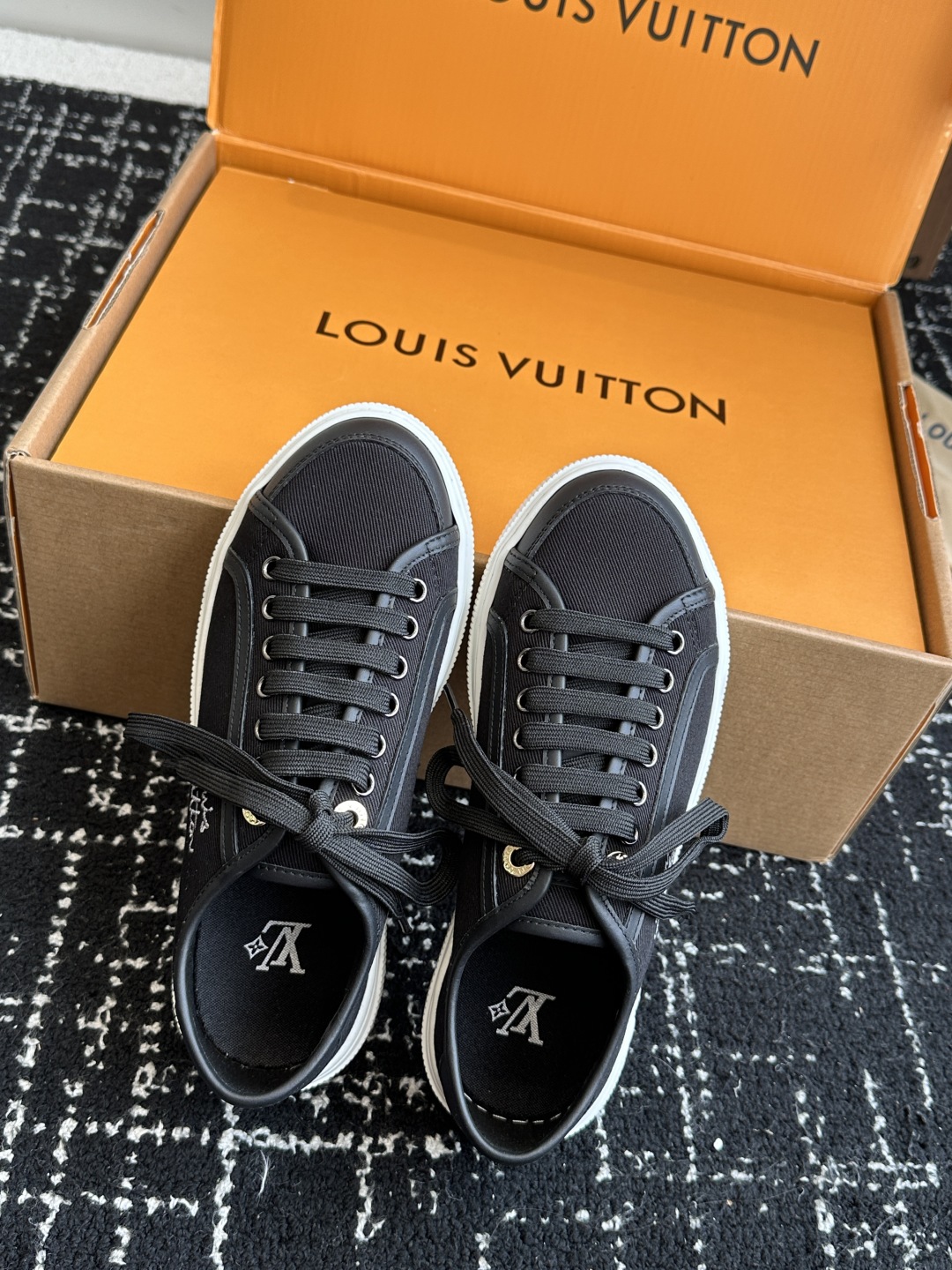 代购级（官网同步✈️盒包装）
Louis Vuitton Lv驴牌25新款Lagoon 运动休闲鞋 帆布