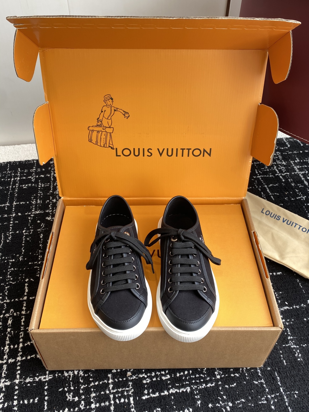 代购级（官网同步✈️盒包装）
Louis Vuitton Lv驴牌25新款Lagoon 运动休闲鞋 帆布