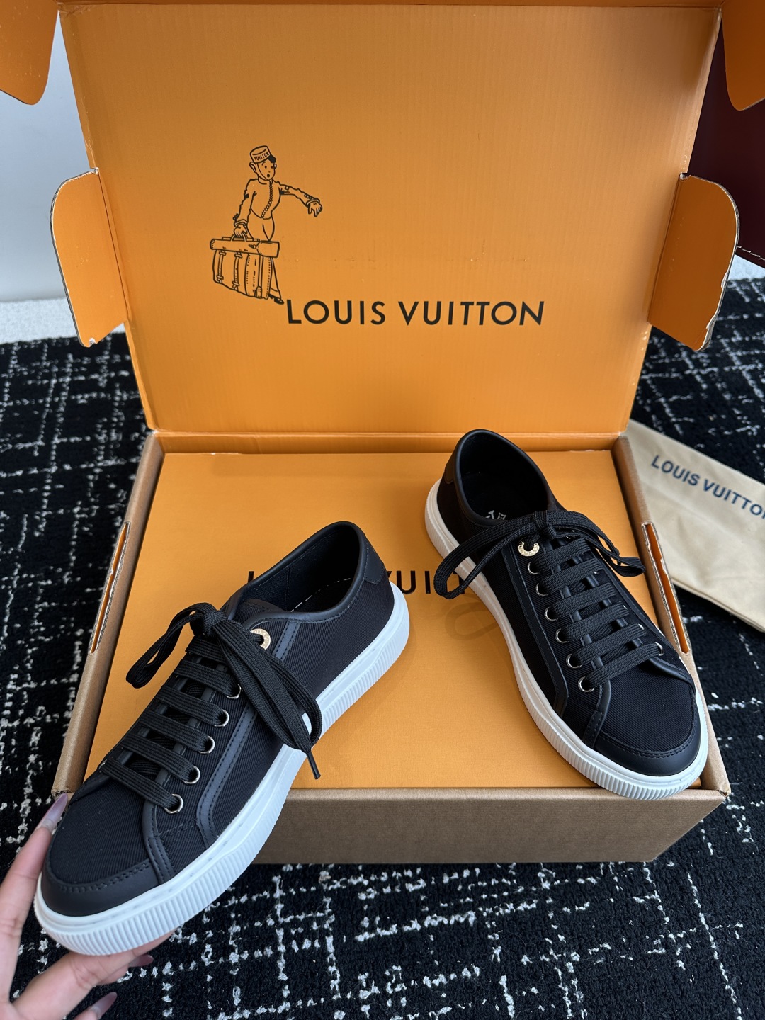代购级（官网同步✈️盒包装）
Louis Vuitton Lv驴牌25新款Lagoon 运动休闲鞋 帆布