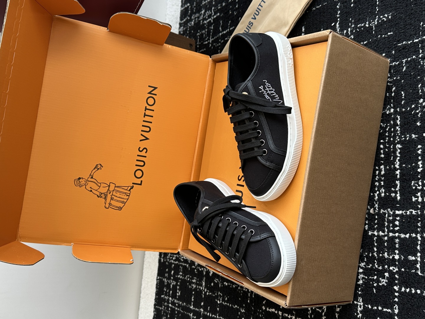 代购级（官网同步✈️盒包装）
Louis Vuitton Lv驴牌25新款Lagoon 运动休闲鞋 帆布