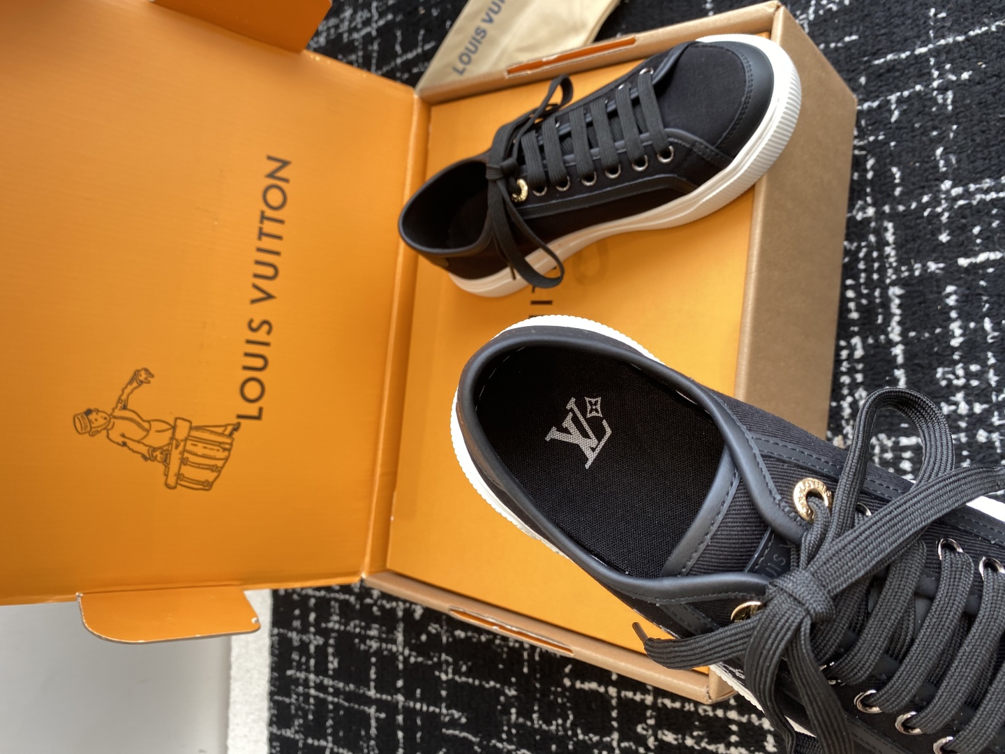 代购级（官网同步✈️盒包装）
Louis Vuitton Lv驴牌25新款Lagoon 运动休闲鞋 帆布