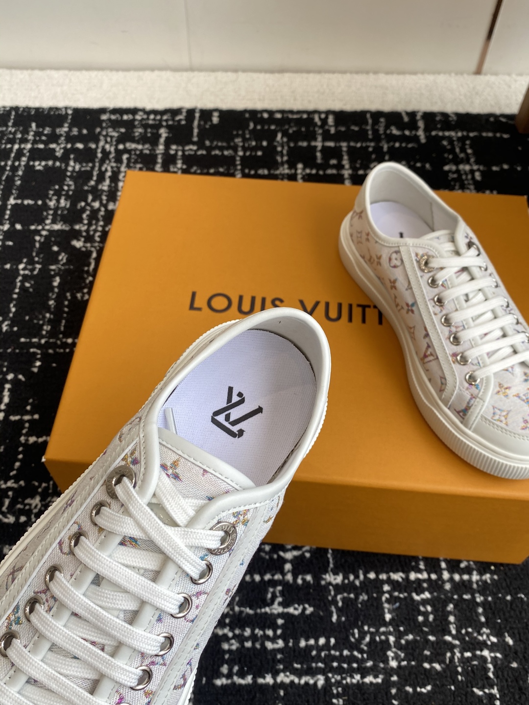 代购级（官网同步✈️盒包装）
Louis Vuitton Lv驴牌25新款Lagoon 运动休闲鞋 帆布