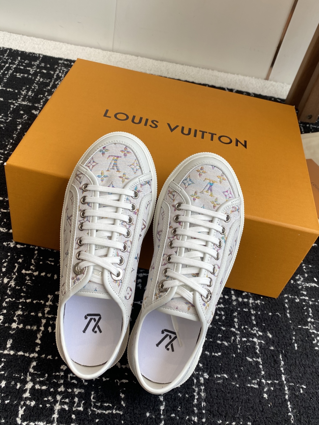 代购级（官网同步✈️盒包装）
Louis Vuitton Lv驴牌25新款Lagoon 运动休闲鞋 帆布