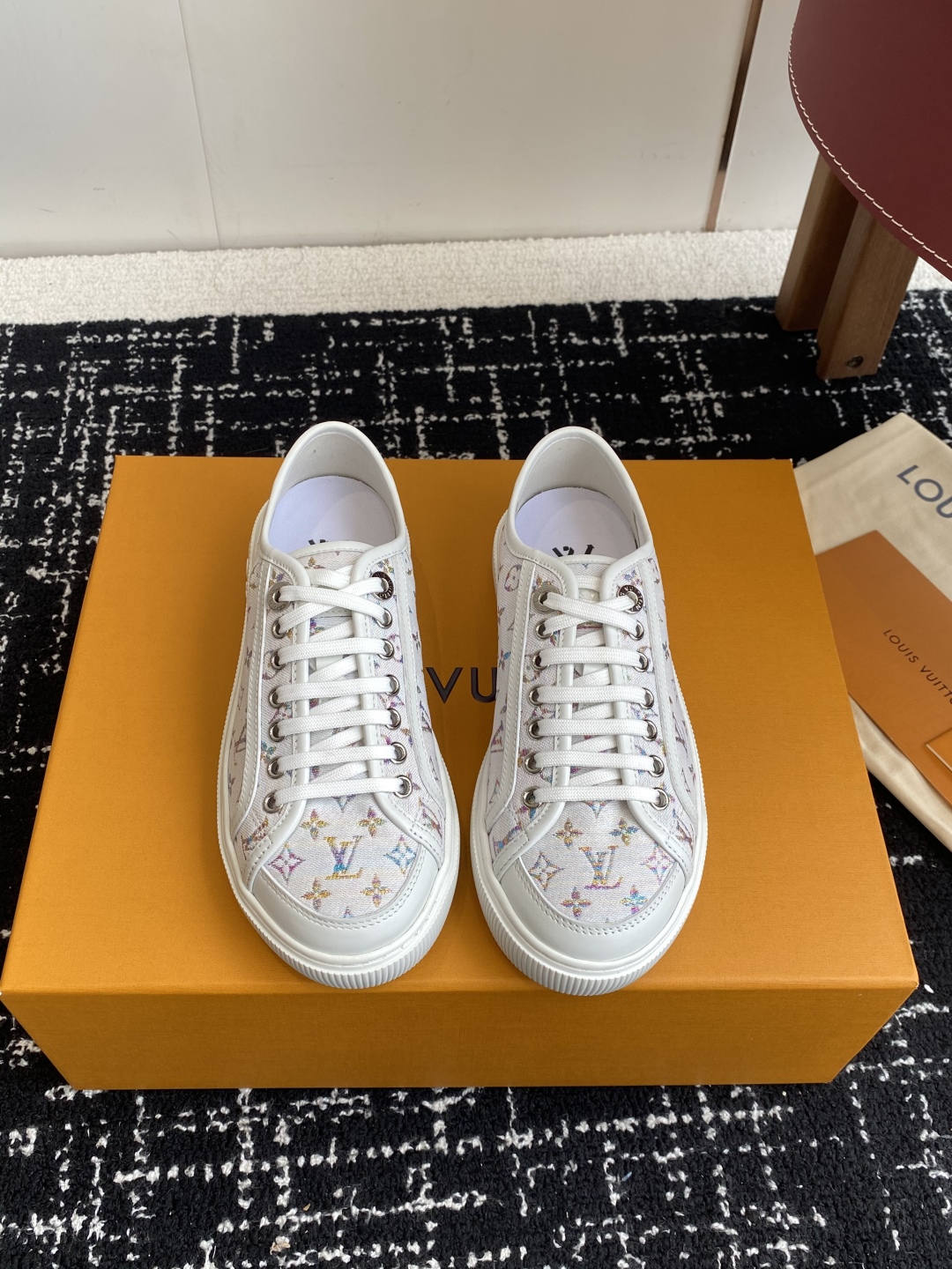 代购级（官网同步✈️盒包装）
Louis Vuitton Lv驴牌25新款Lagoon 运动休闲鞋 帆布