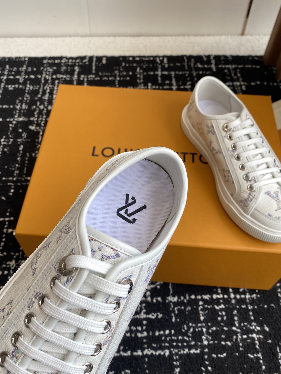 代购级（官网同步✈️盒包装）
Louis Vuitton Lv驴牌25新款Lagoon 运动休闲鞋 帆布
