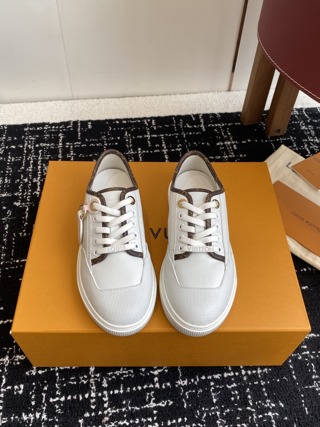 代购级（官网同步✈️盒包装）
Louis Vuitton Lv驴牌25新款Lagoon 运动休闲鞋 帆布