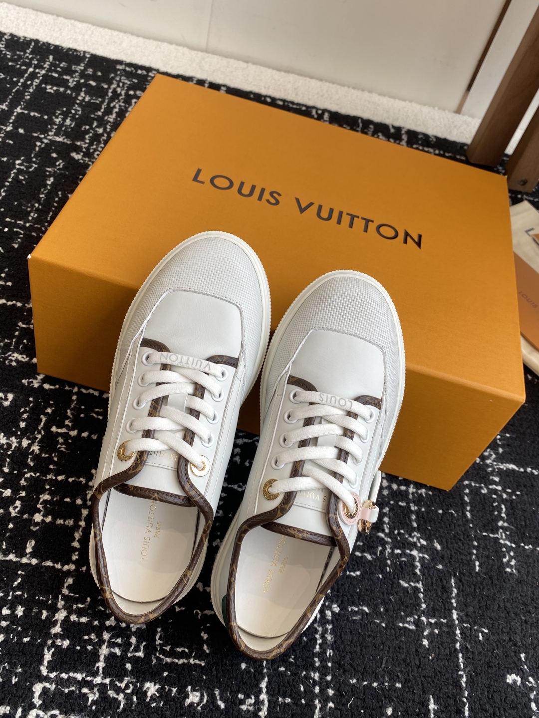 代购级（官网同步✈️盒包装）
Louis Vuitton Lv驴牌25新款Lagoon 运动休闲鞋 帆布