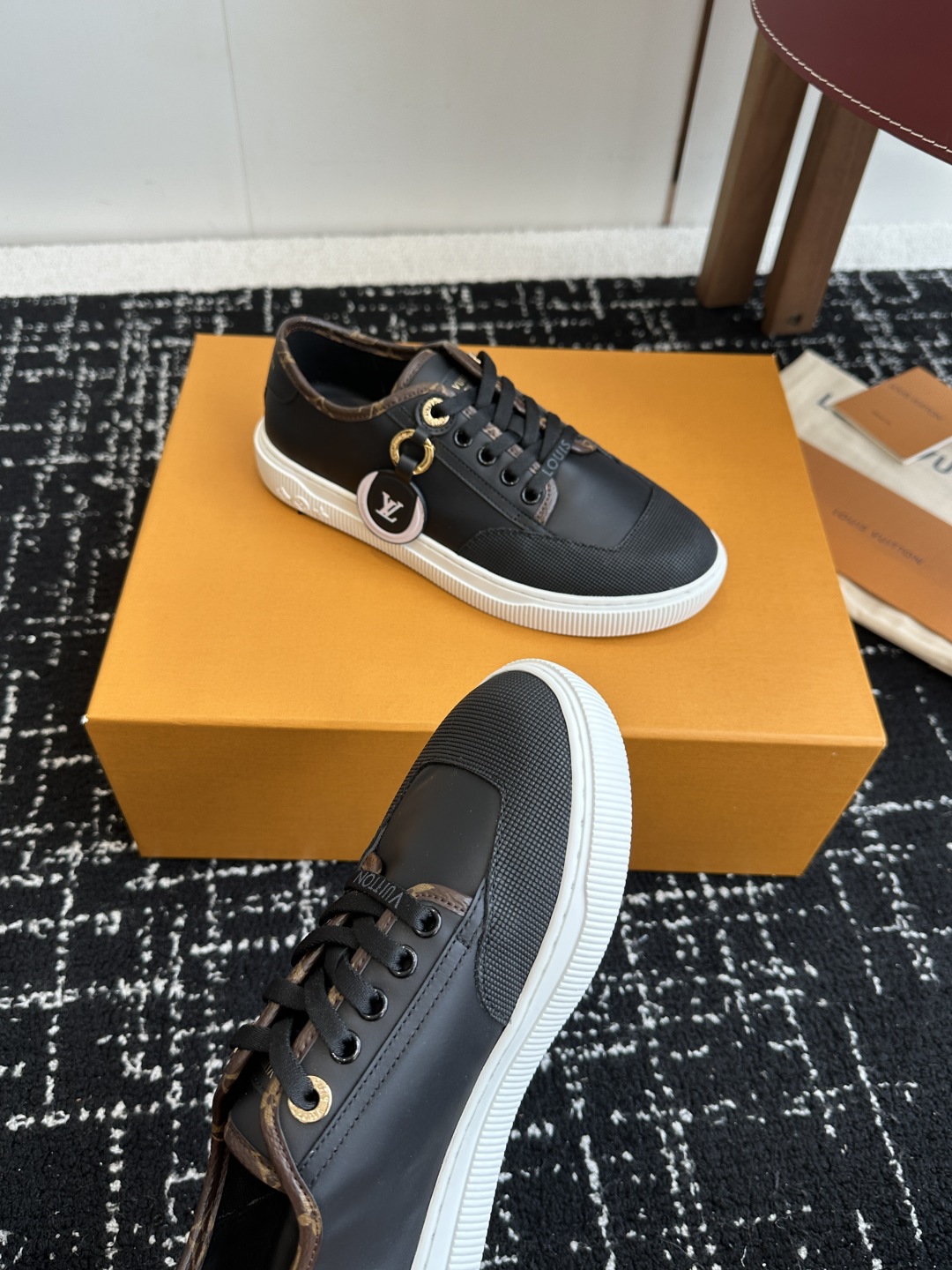 代购级（官网同步✈️盒包装）
Louis Vuitton Lv驴牌25新款Lagoon 运动休闲鞋 帆布