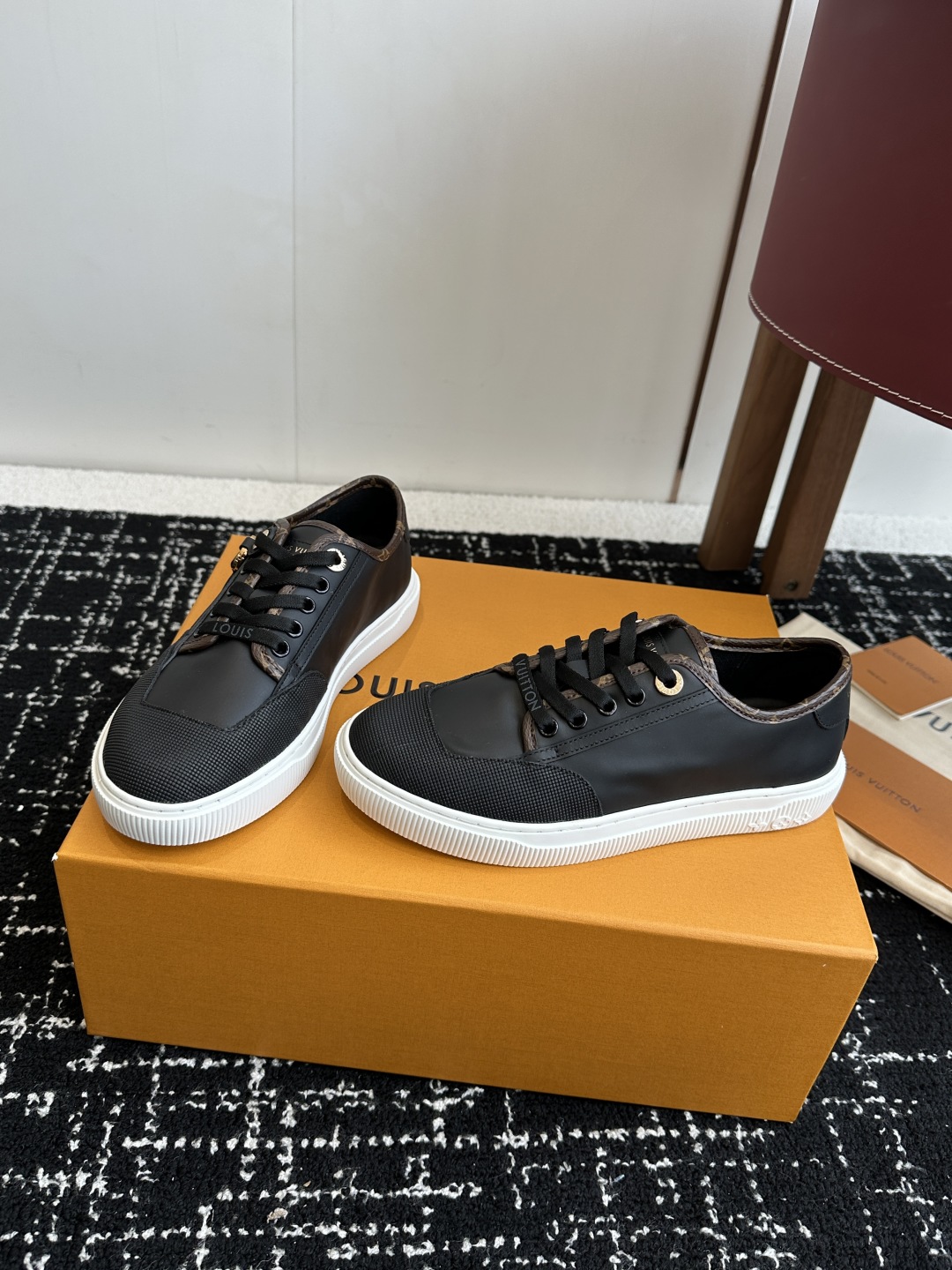代购级（官网同步✈️盒包装）
Louis Vuitton Lv驴牌25新款Lagoon 运动休闲鞋 帆布