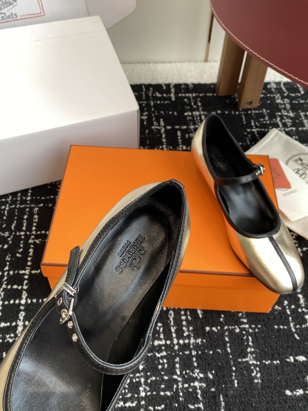 东莞代购级（官网同步✈️飞机盒包装）
爱马仕Hermes 25ss 春夏新品 矮跟 玛丽珍无疑是近年来爆