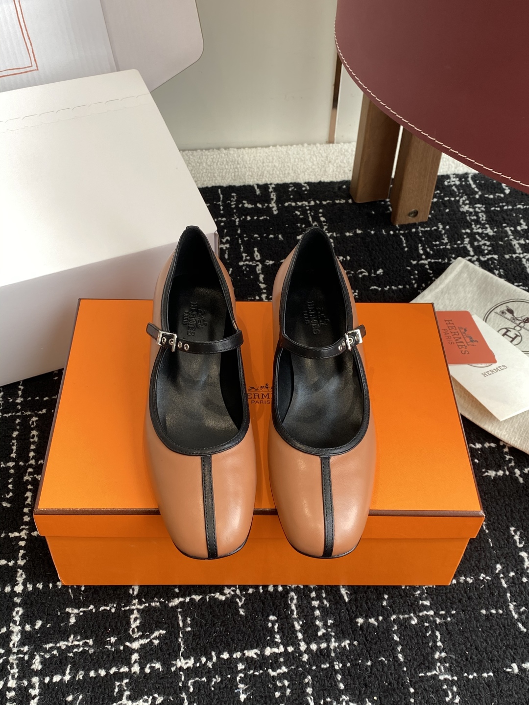 东莞代购级（官网同步✈️飞机盒包装）
爱马仕Hermes 25ss 春夏新品 矮跟 玛丽珍无疑是近年来爆