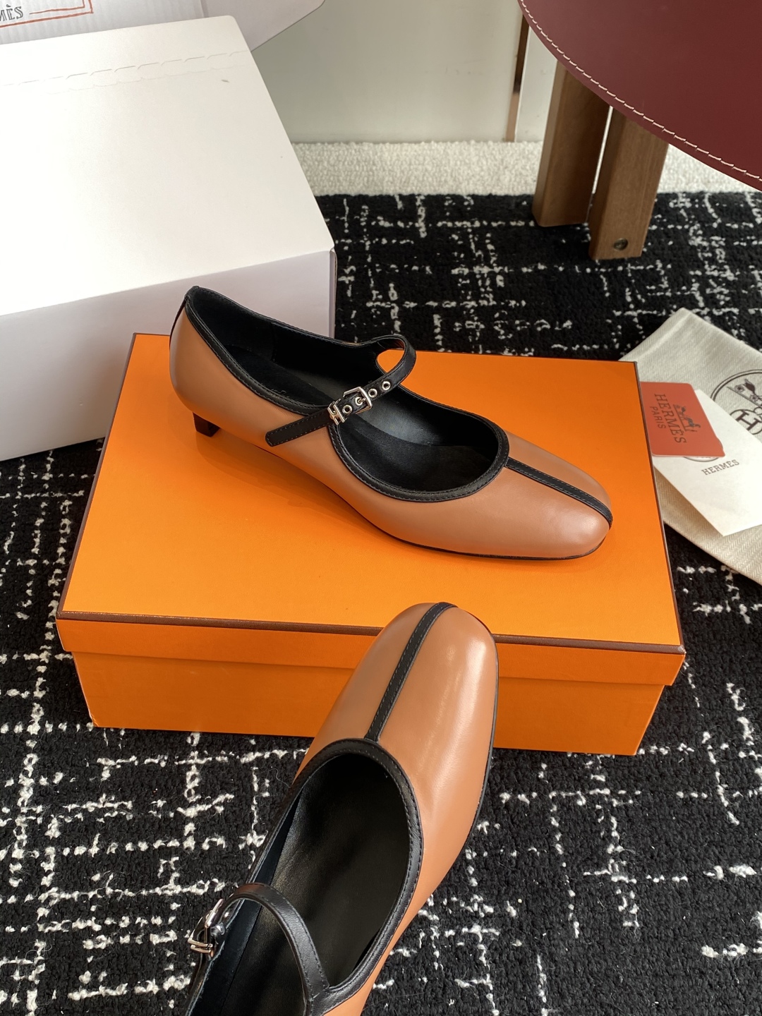 东莞代购级（官网同步✈️飞机盒包装）
爱马仕Hermes 25ss 春夏新品 矮跟 玛丽珍无疑是近年来爆