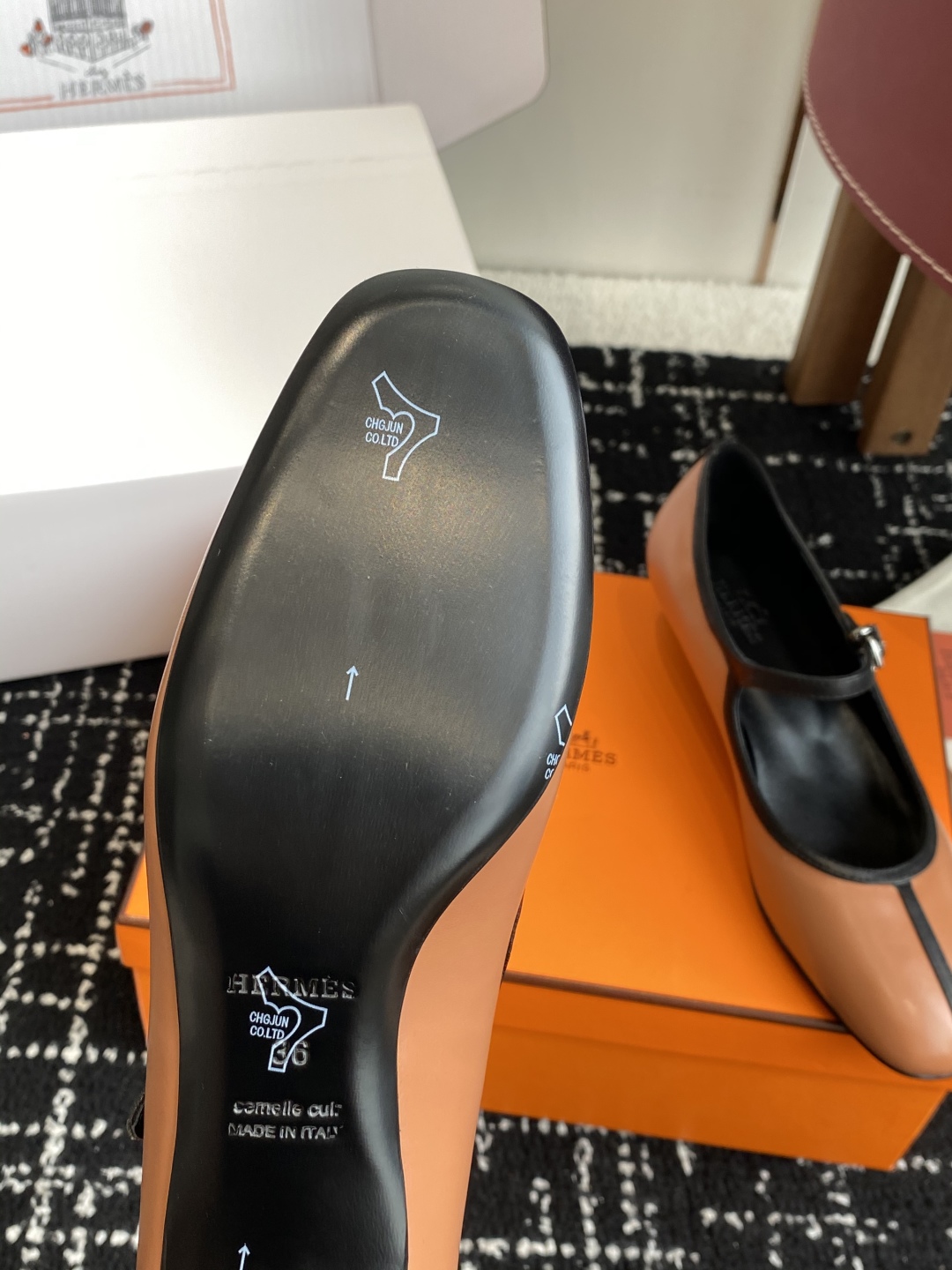东莞代购级（官网同步✈️飞机盒包装）
爱马仕Hermes 25ss 春夏新品 矮跟 玛丽珍无疑是近年来爆