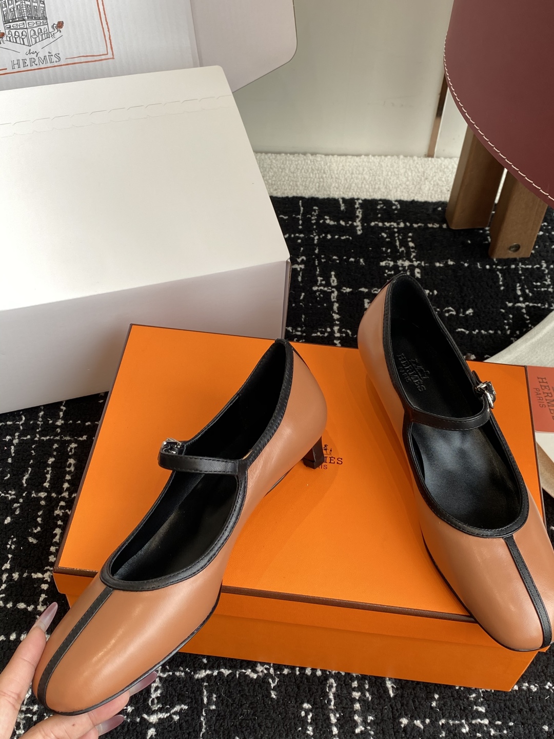 东莞代购级（官网同步✈️飞机盒包装）
爱马仕Hermes 25ss 春夏新品 矮跟 玛丽珍无疑是近年来爆