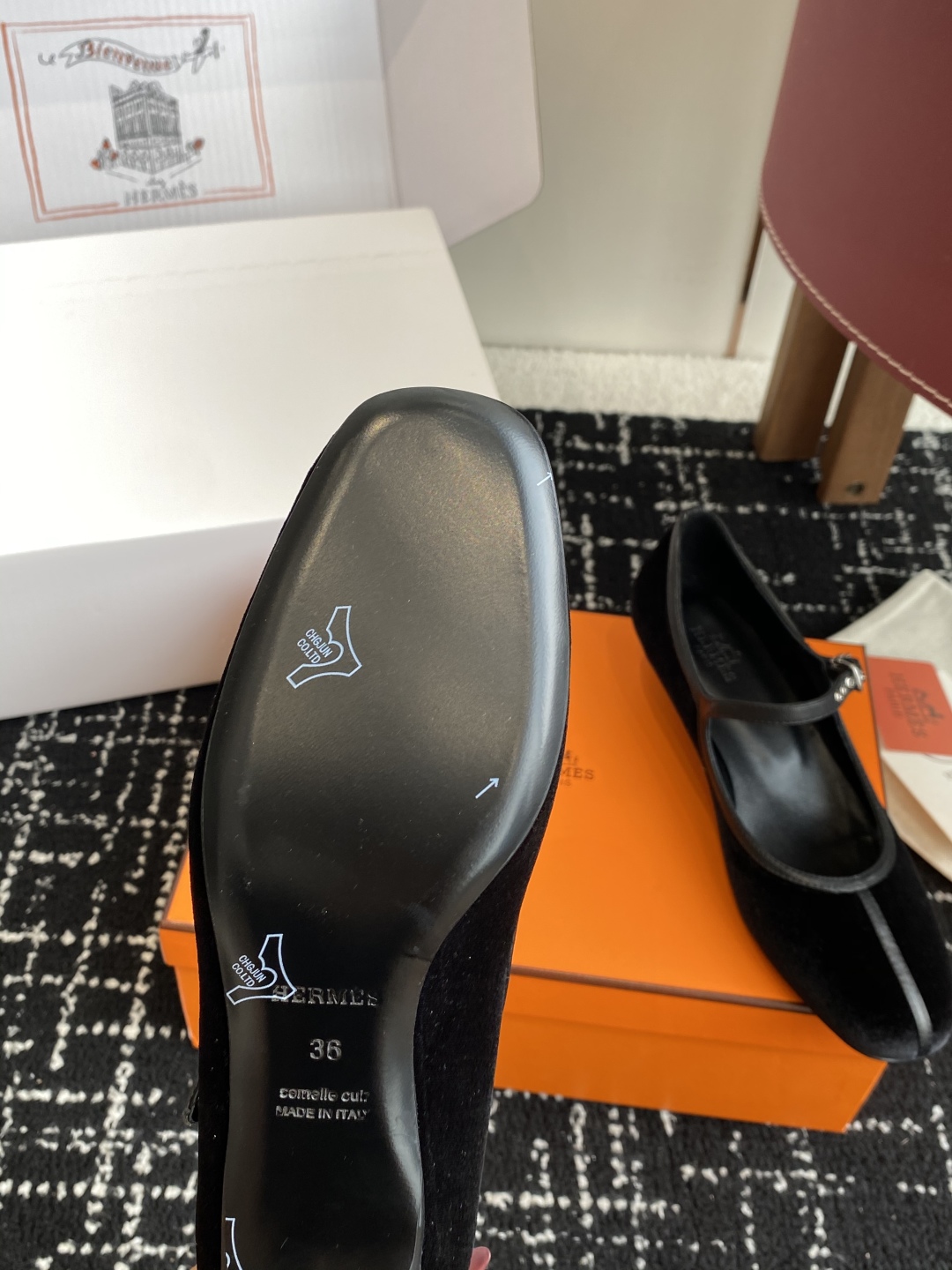 东莞代购级（官网同步✈️飞机盒包装）
爱马仕Hermes 25ss 春夏新品 矮跟 玛丽珍无疑是近年来爆