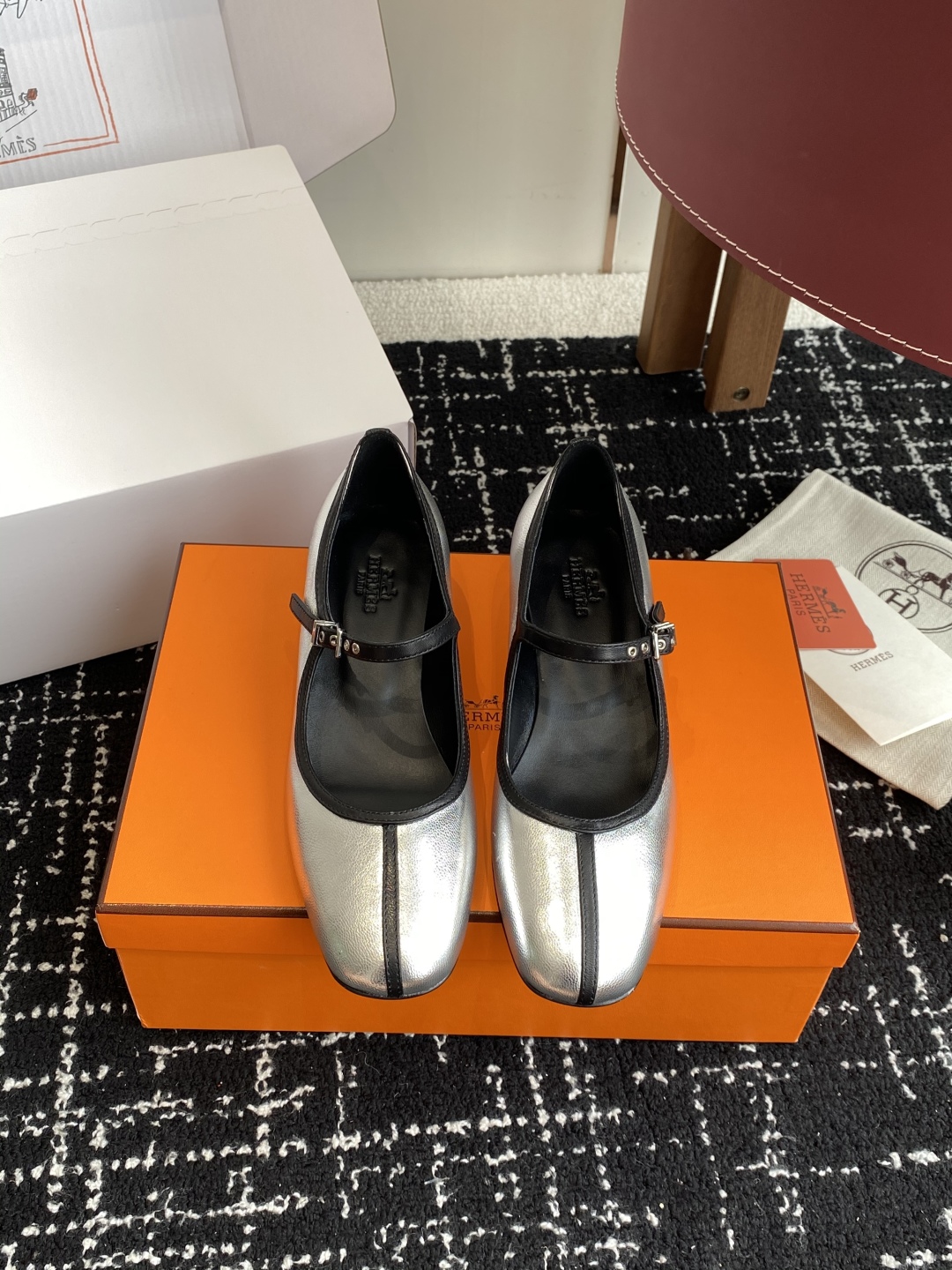 东莞代购级（官网同步✈️飞机盒包装）
爱马仕Hermes 25ss 春夏新品 矮跟 玛丽珍无疑是近年来爆