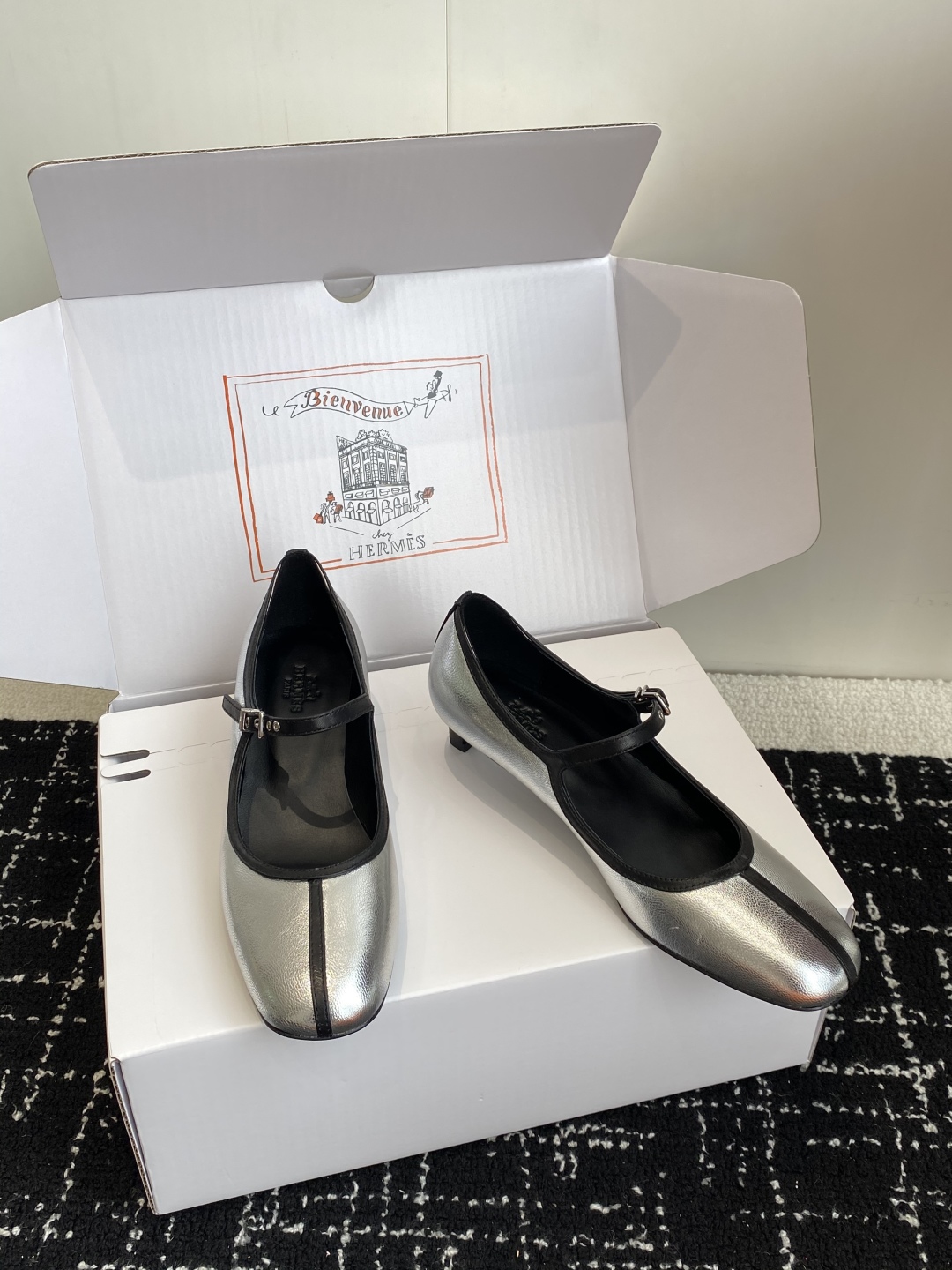 东莞代购级（官网同步✈️飞机盒包装）
爱马仕Hermes 25ss 春夏新品 矮跟 玛丽珍无疑是近年来爆