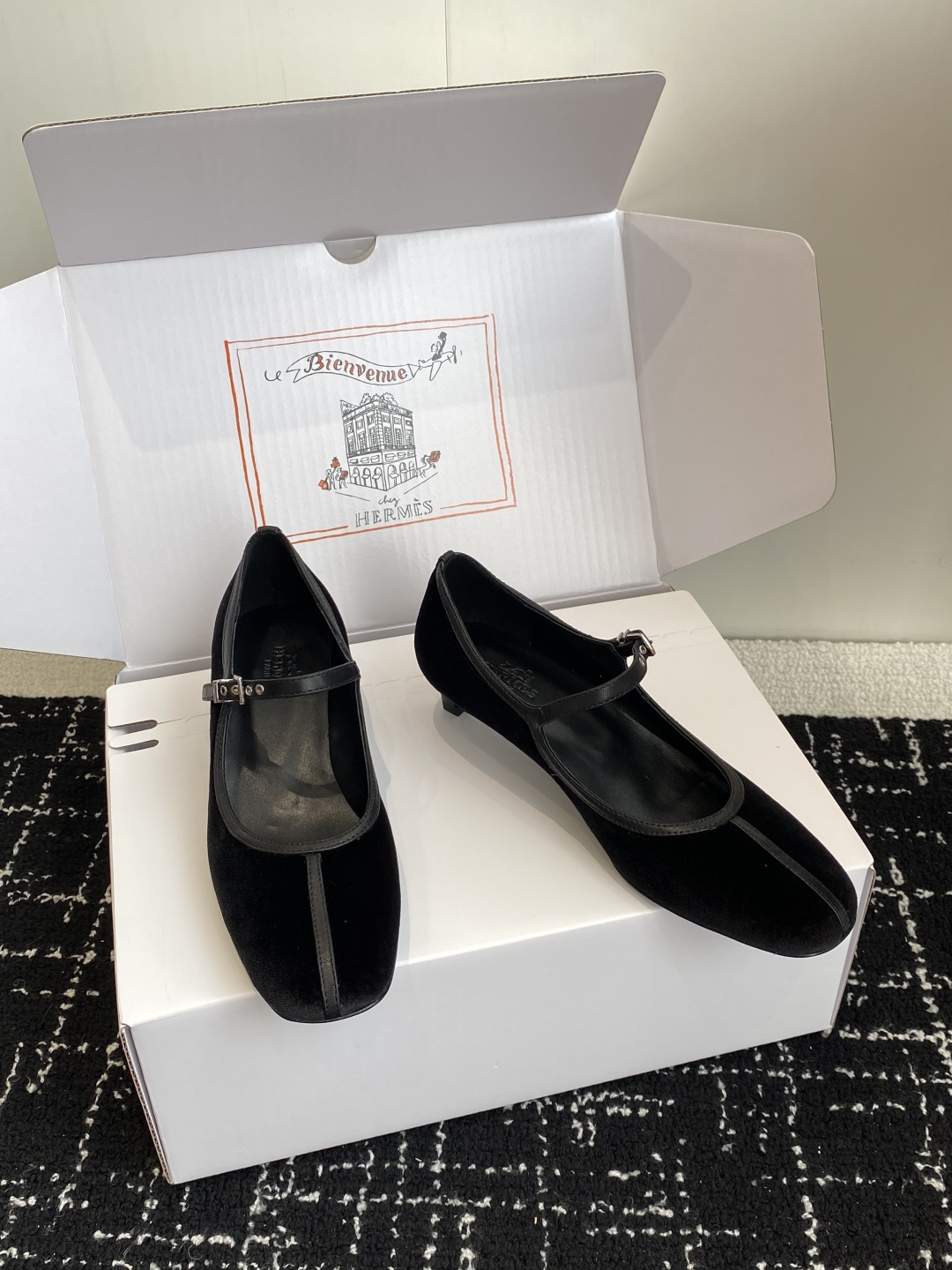 东莞代购级（官网同步✈️飞机盒包装）
爱马仕Hermes 25ss 春夏新品 矮跟 玛丽珍无疑是近年来爆