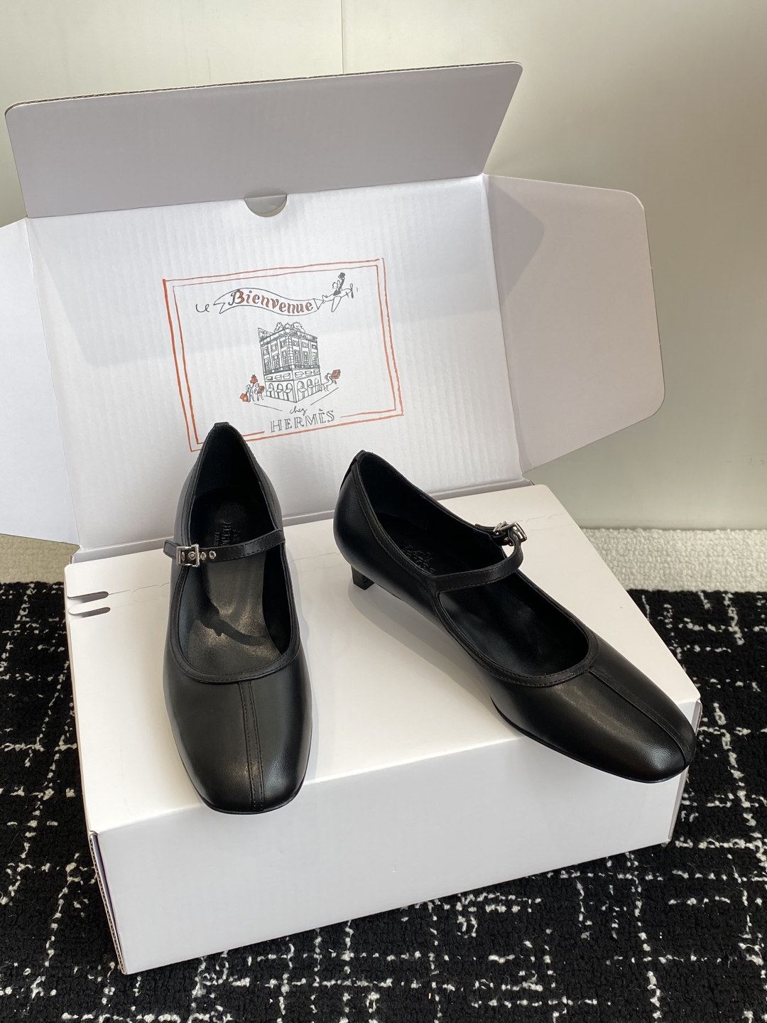东莞代购级（官网同步✈️飞机盒包装）
爱马仕Hermes 25ss 春夏新品 矮跟 玛丽珍无疑是近年来爆