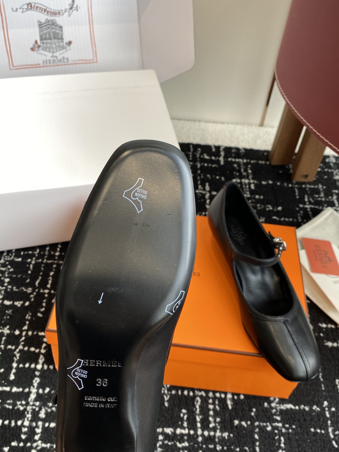东莞代购级（官网同步✈️飞机盒包装）
爱马仕Hermes 25ss 春夏新品 矮跟 玛丽珍无疑是近年来爆