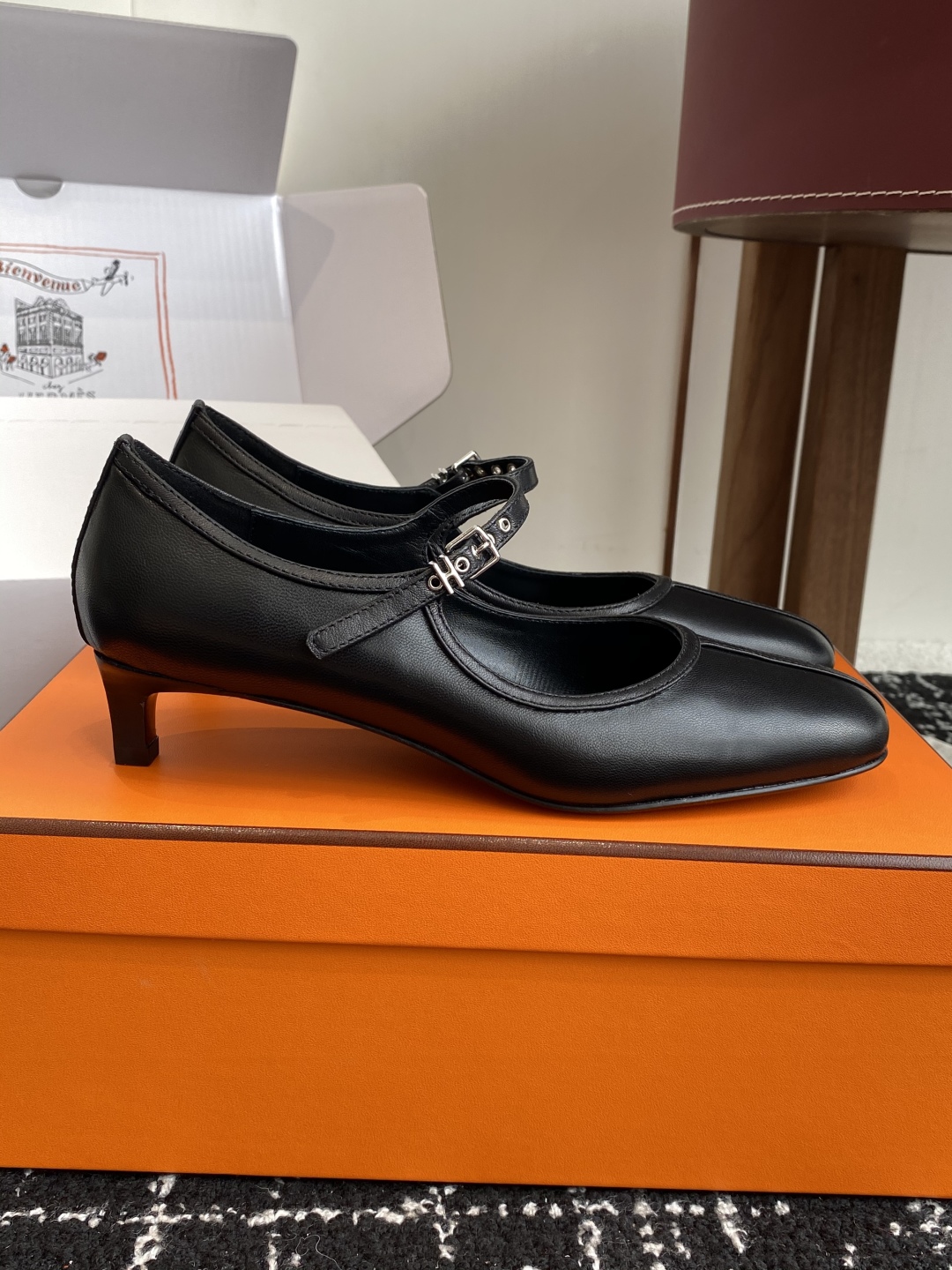 东莞代购级（官网同步✈️飞机盒包装）
爱马仕Hermes 25ss 春夏新品 矮跟 玛丽珍无疑是近年来爆
