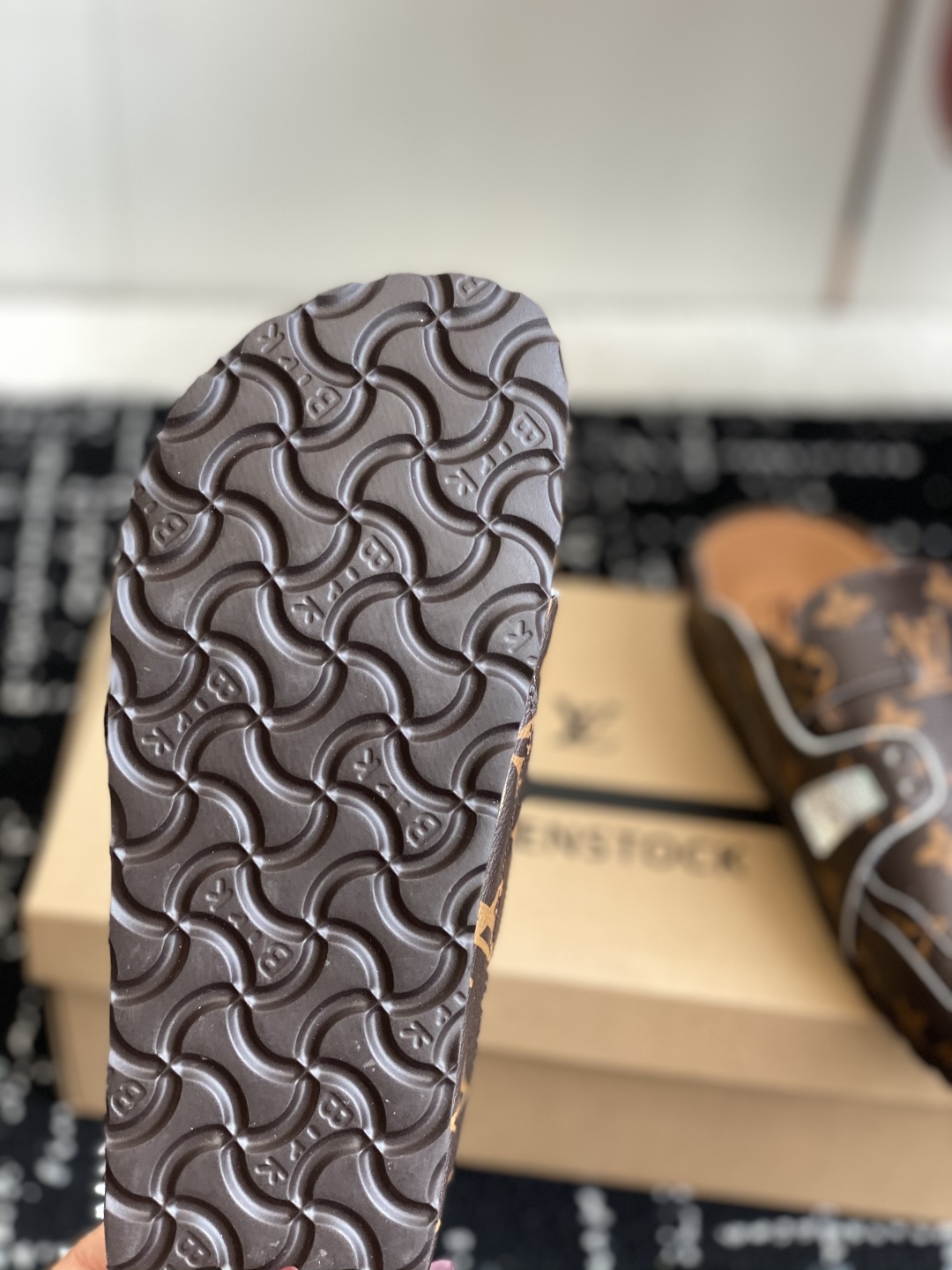 代购级
Birkenstock x 联名Lv 情侣款 系列 这两个品牌刚出联名我就心动了

代购找很久才