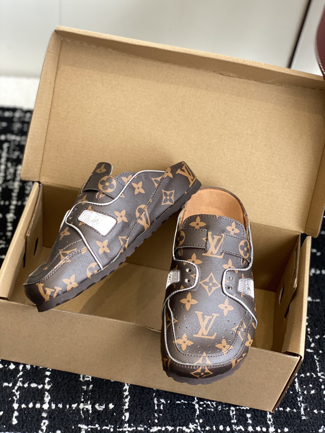 代购级
Birkenstock x 联名Lv 情侣款 系列 这两个品牌刚出联名我就心动了

代购找很久才