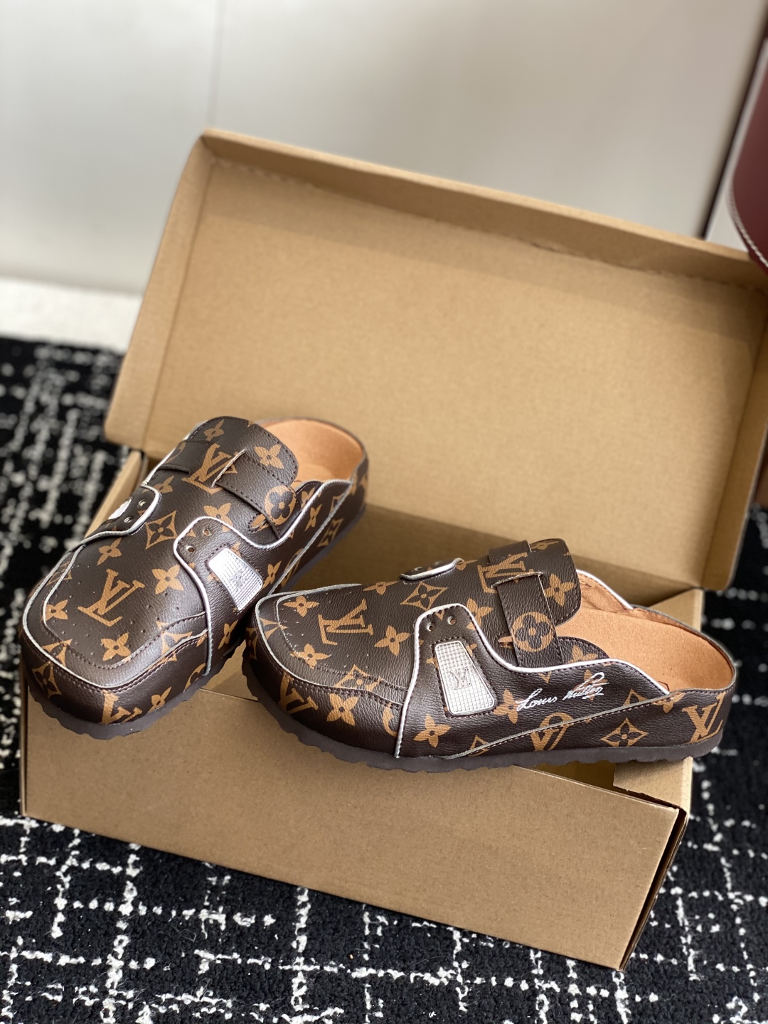 代购级
Birkenstock x 联名Lv 情侣款 系列 这两个品牌刚出联名我就心动了

代购找很久才