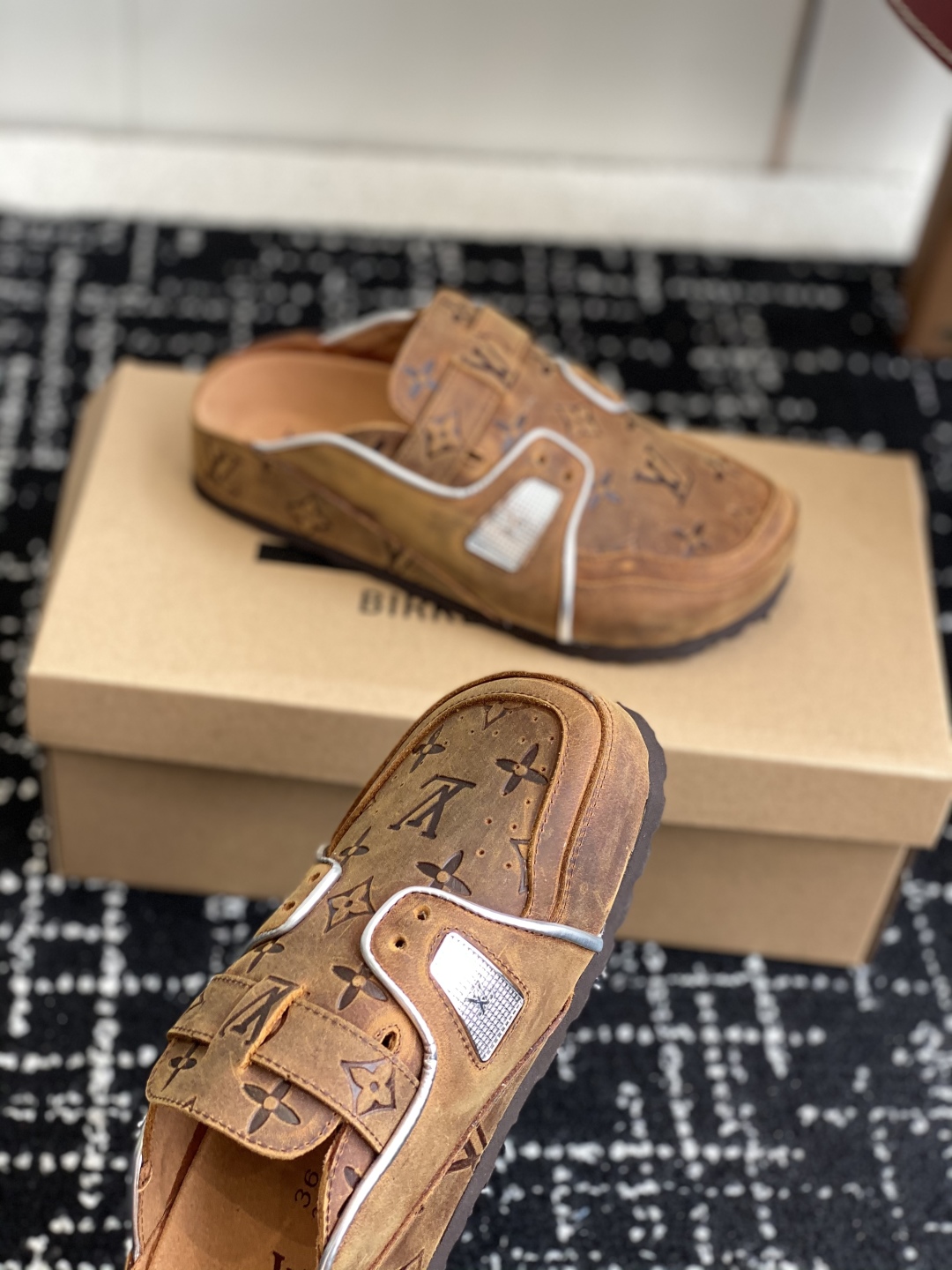 代购级
Birkenstock x 联名Lv 情侣款 系列 这两个品牌刚出联名我就心动了

代购找很久才