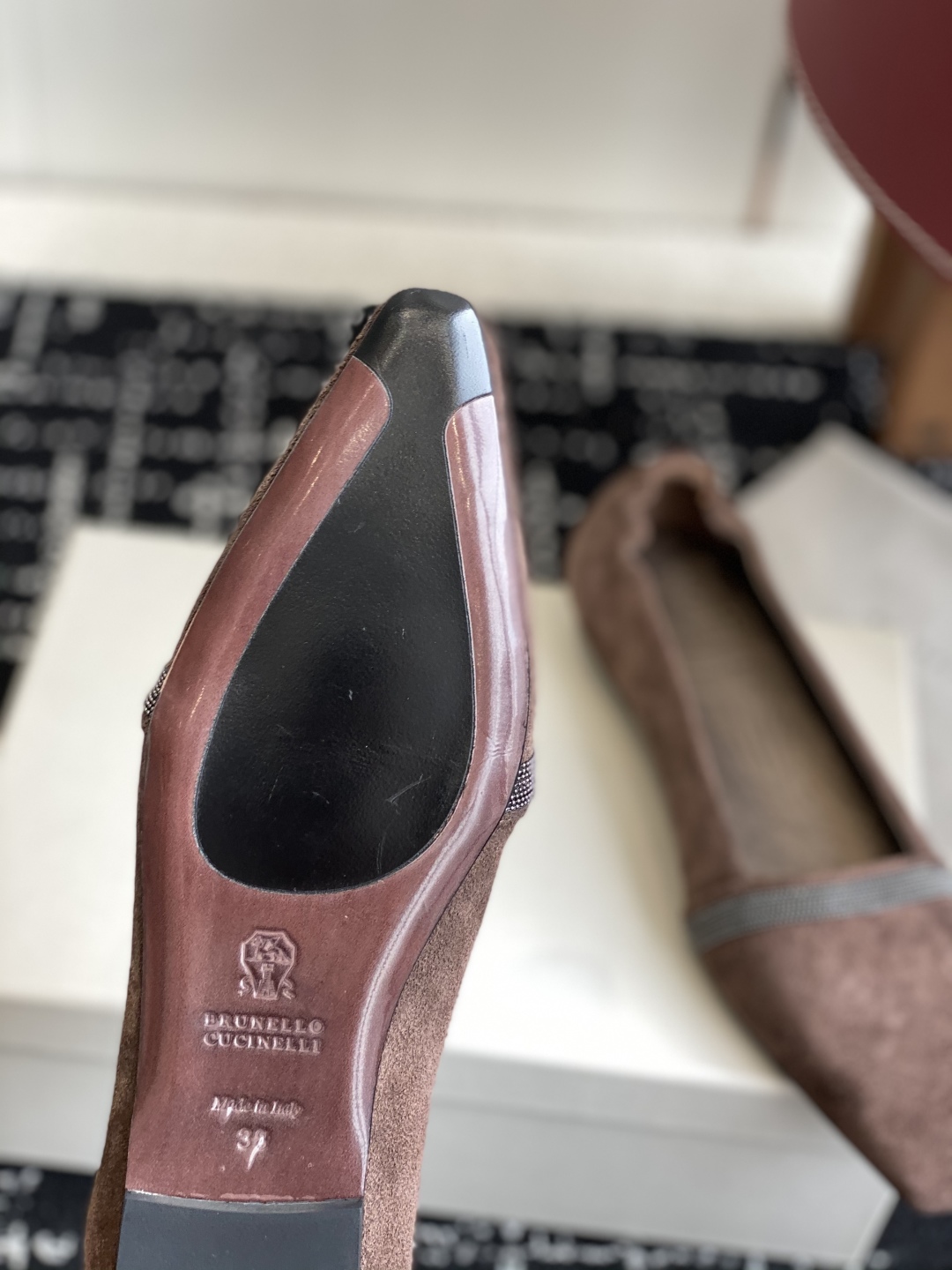 代购级
BrunelloCucinell*·BC 25ss 秋冬 平底方头单鞋

方头鞋一贯是很有女人味