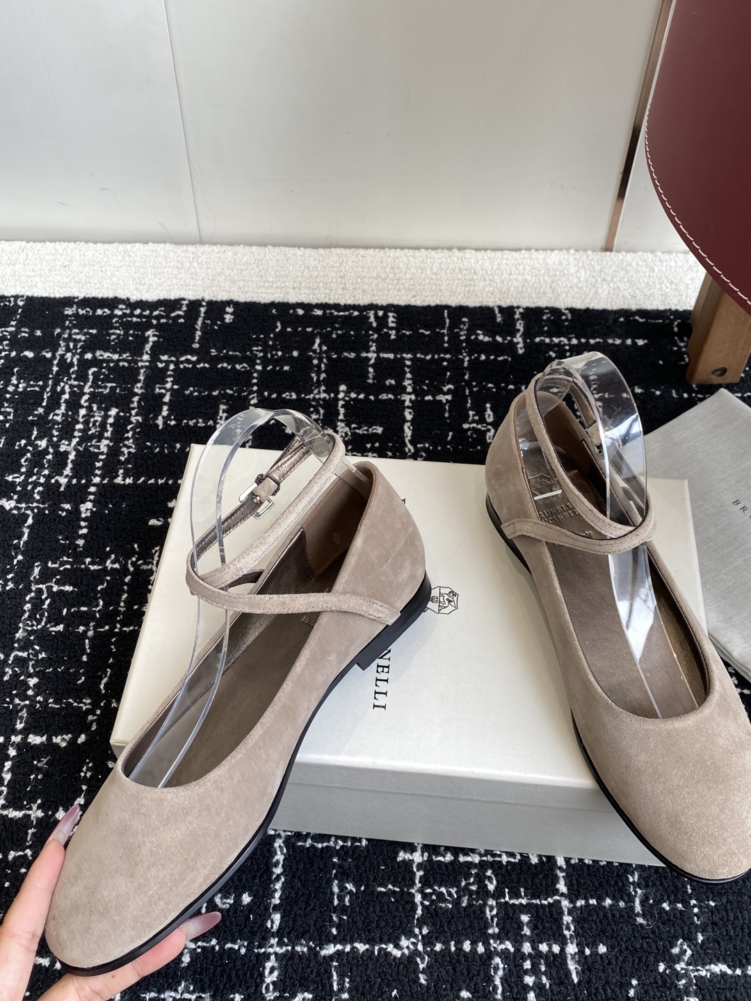 代购级
BrunelloCucinell*·BC 25ss 平底玛丽珍 单鞋

方头鞋一贯是很有女人味的