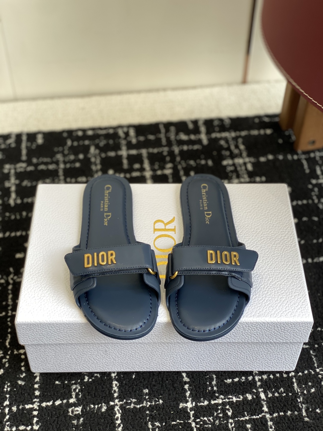 代购级
Dior 25ss act系列沙滩鞋 魔术贴凉拖鞋


鞋面：原版开模牛皮 原版开模大底 最新底