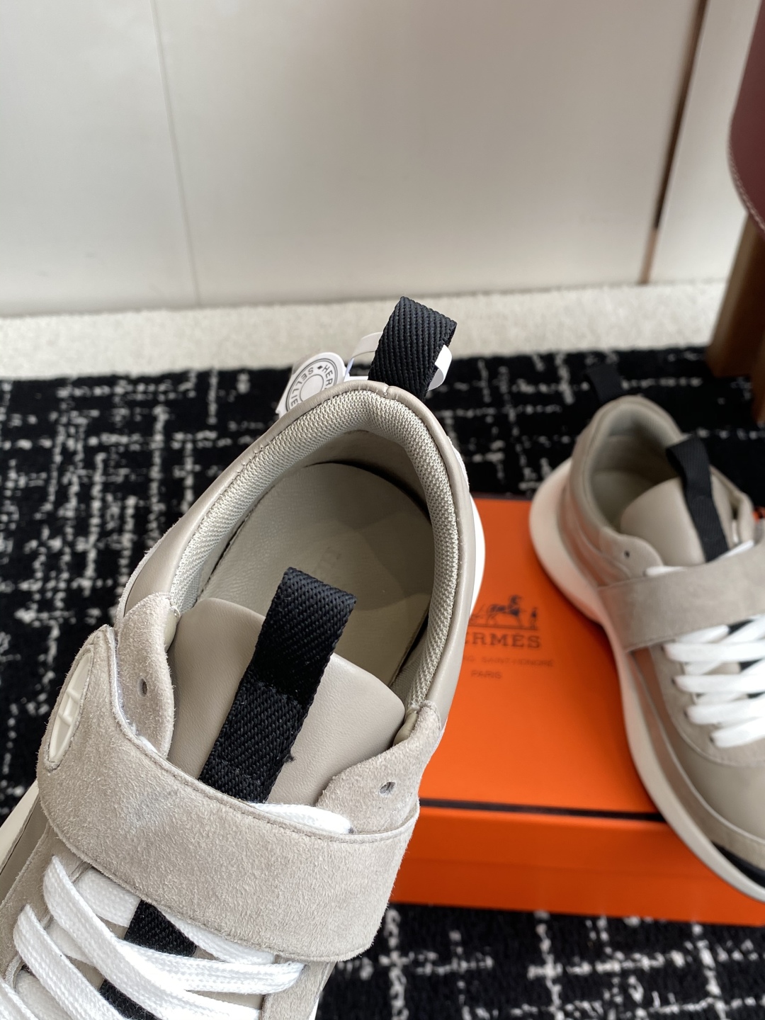 代购级
25ss H家新品  Hermes 爱马仕 运动鞋 

采用进口牛皮 进口麂皮镂空 运动时尚鞋面