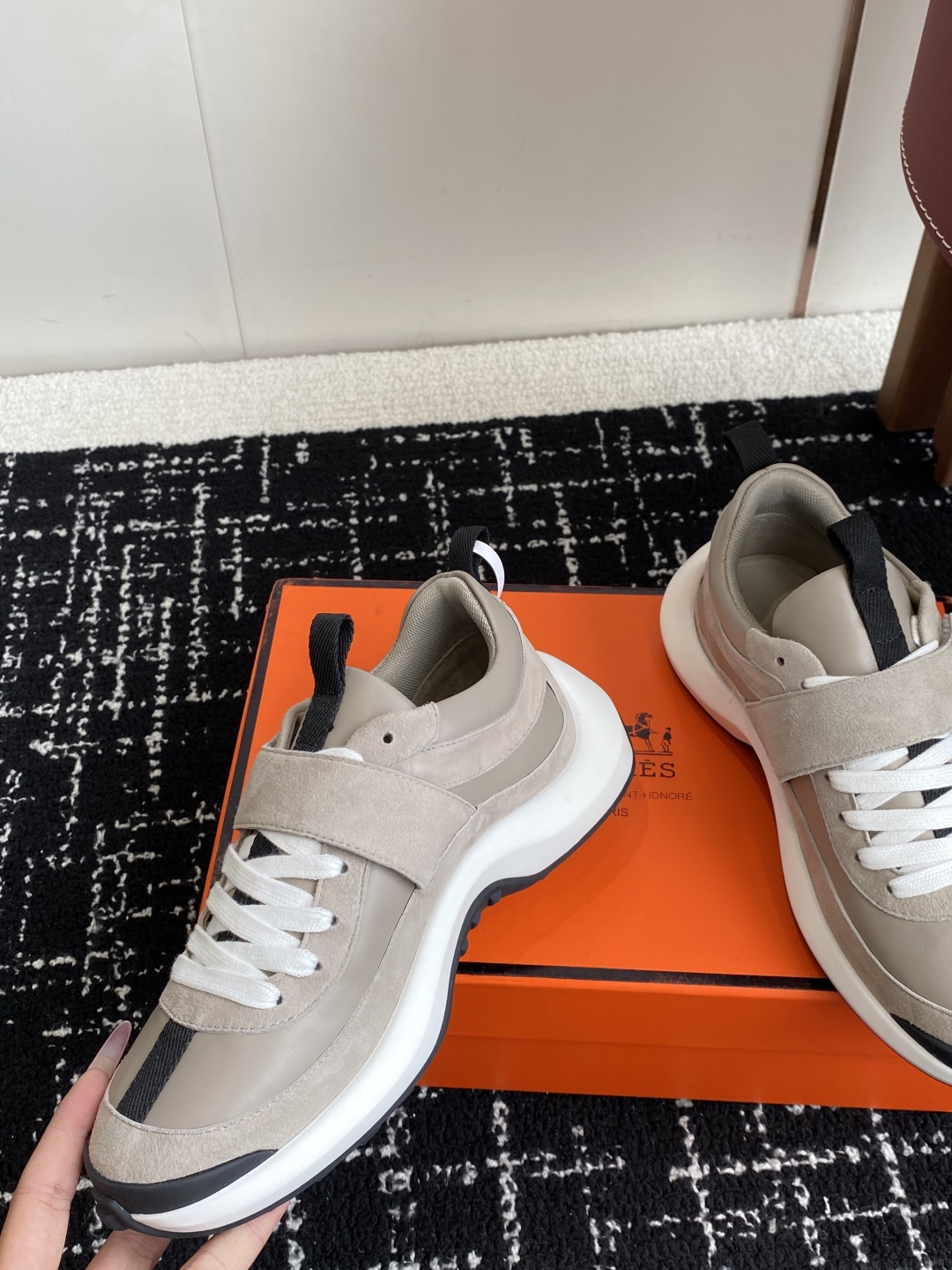 代购级
25ss H家新品  Hermes 爱马仕 运动鞋 

采用进口牛皮 进口麂皮镂空 运动时尚鞋面