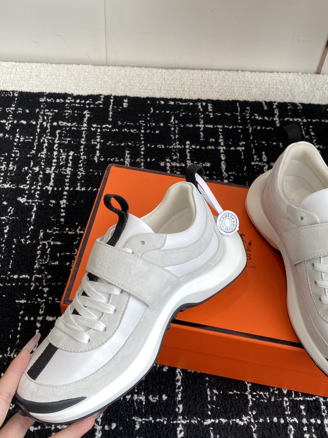 代购级
25ss H家新品  Hermes 爱马仕 运动鞋 

采用进口牛皮 进口麂皮镂空 运动时尚鞋面