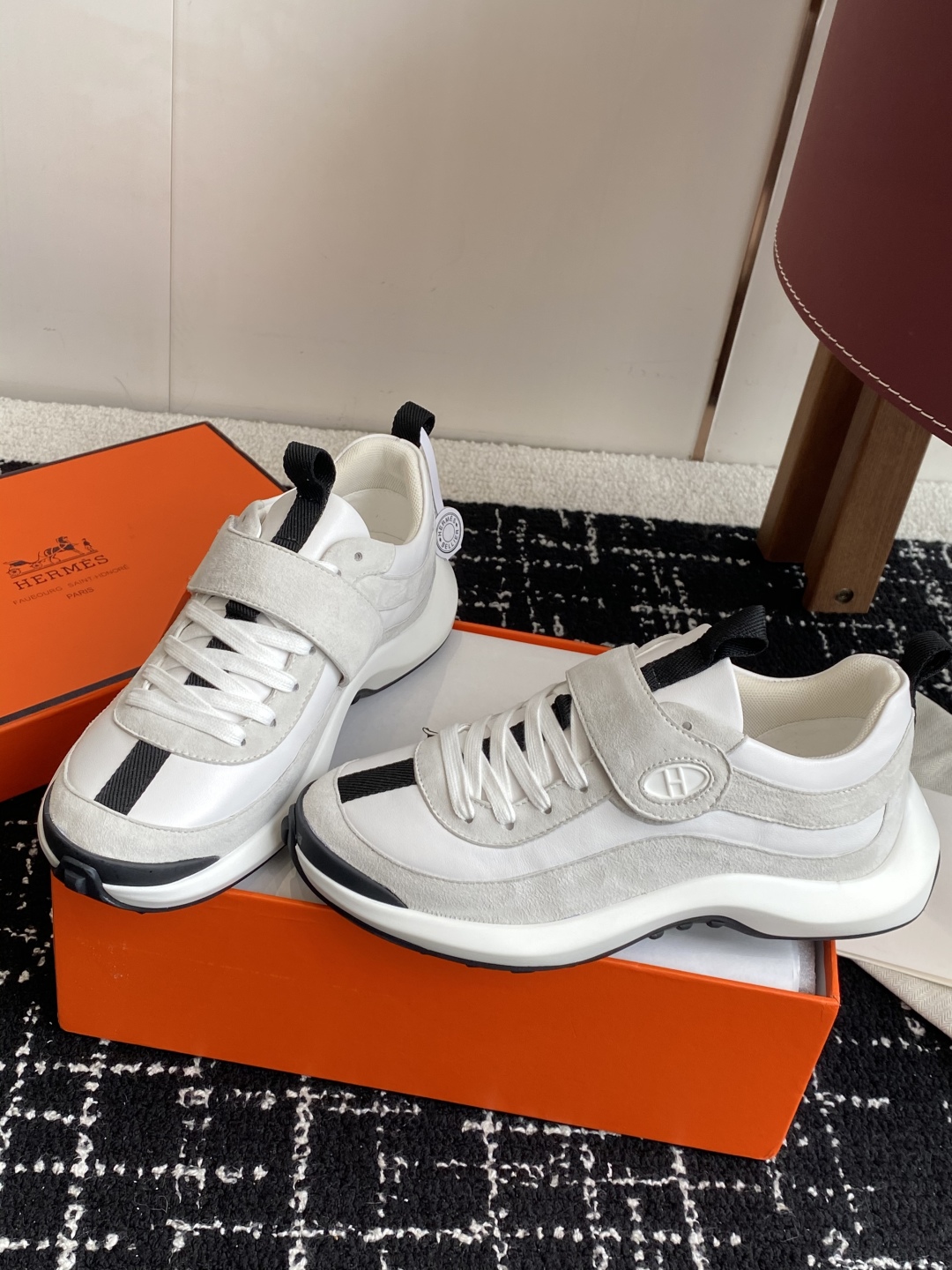 代购级
25ss H家新品  Hermes 爱马仕 运动鞋 

采用进口牛皮 进口麂皮镂空 运动时尚鞋面
