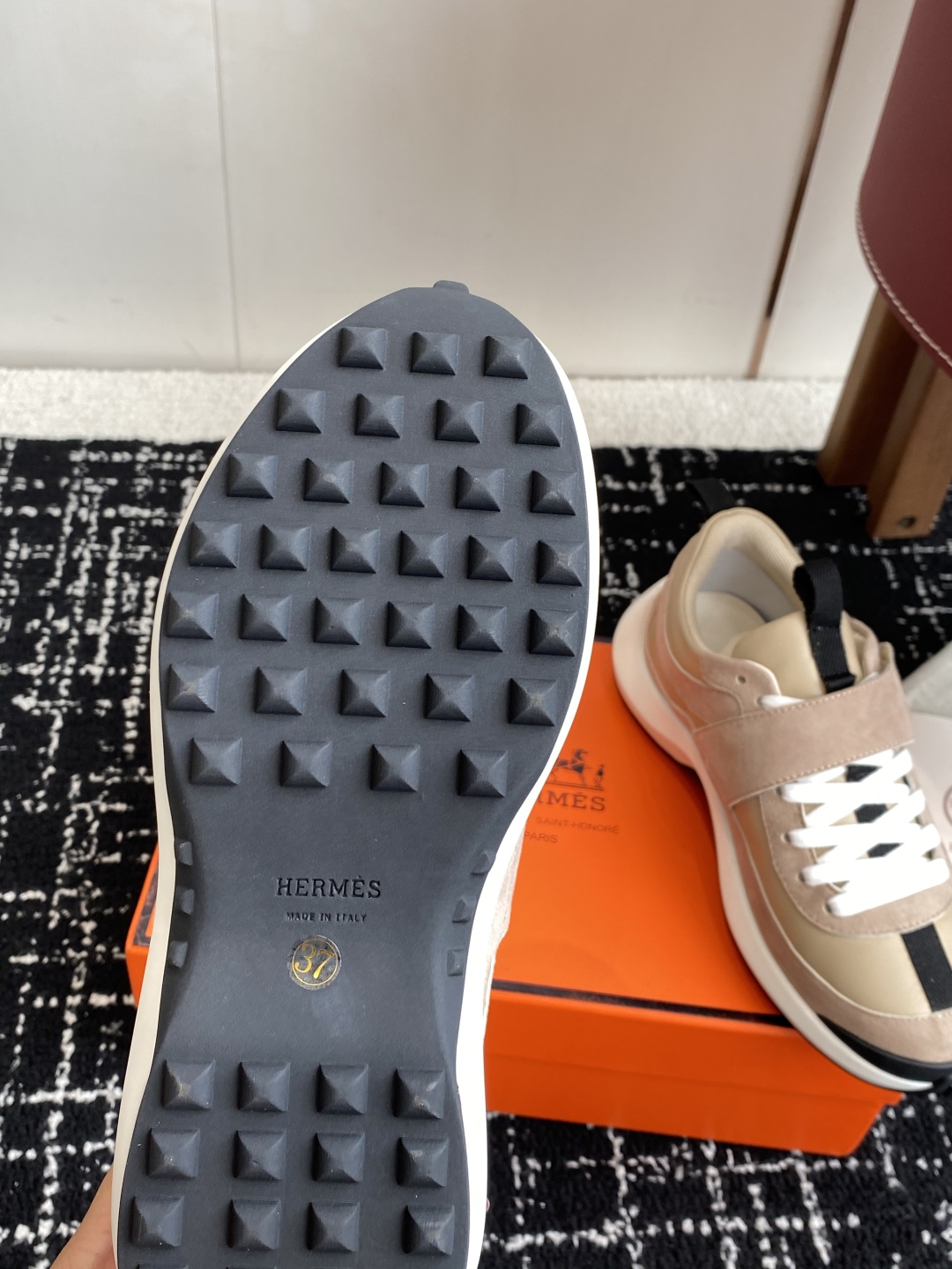 代购级
25ss H家新品  Hermes 爱马仕 运动鞋 

采用进口牛皮 进口麂皮镂空 运动时尚鞋面